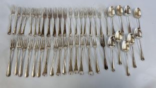 A QUANTITY OF SOLID SILVER FLATWARE TO INCLUDE 16 X LARGE TABLE FORKS, 20 X SMALL TABLE FORKS,