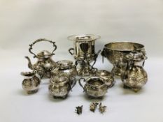 A GROUP OF GOOD QUALITY PLATED WARE TO INCLUDE FIVE PIECE TEA SET MARKED JOHN TURTON + A SPIRIT