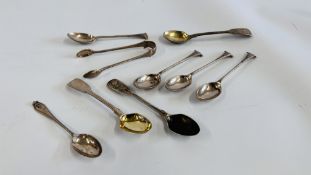 EIGHT VARIOUS SILVER TEASPOONS INCLUDING FOUR ONSLOW PATTERN AND MATCHING SUGAR NIPS,