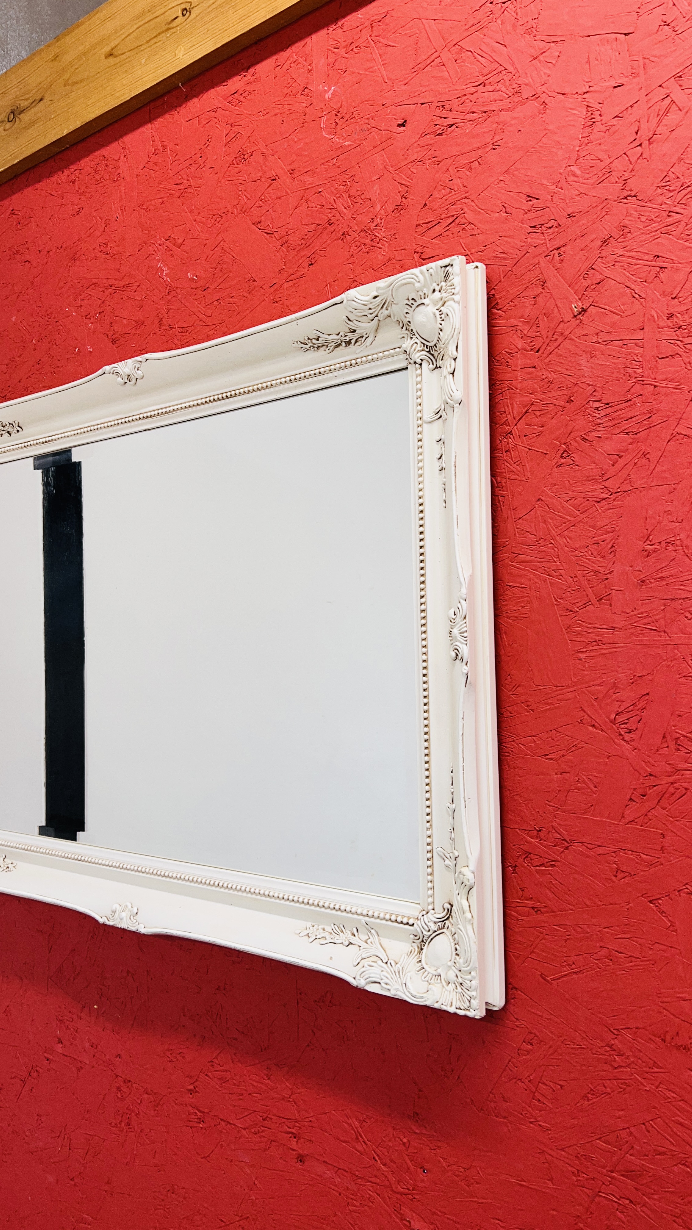 A PAINTED SHABBY CHIC BEVEL EDGED WALL MIRROR ALONG WITH TWO MODERN CANVAS PICTURES. - Image 2 of 6