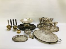 A BOX OF ASSORTED PLATED WARE TO INCLUDE DRINKING VESSELS, TRAYS MARKED PEPPER & HOPE ETC.