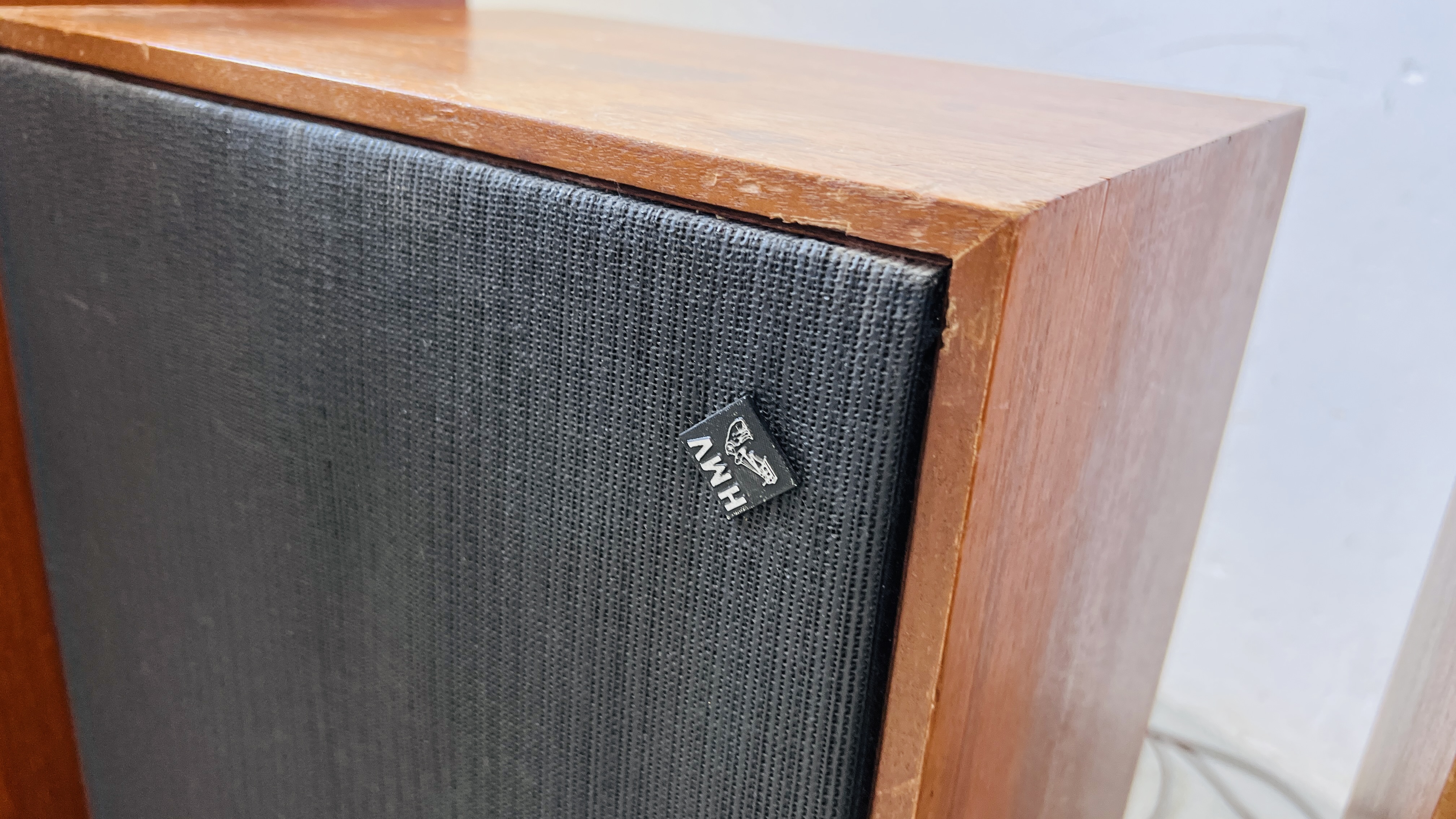 A PAIR OF HMU 2406 SPEAKERS ALONG WITH A PAIR OF VINTAGE WOODEN CASED DYNATRON LS200 SPEAKERS - - Image 5 of 10