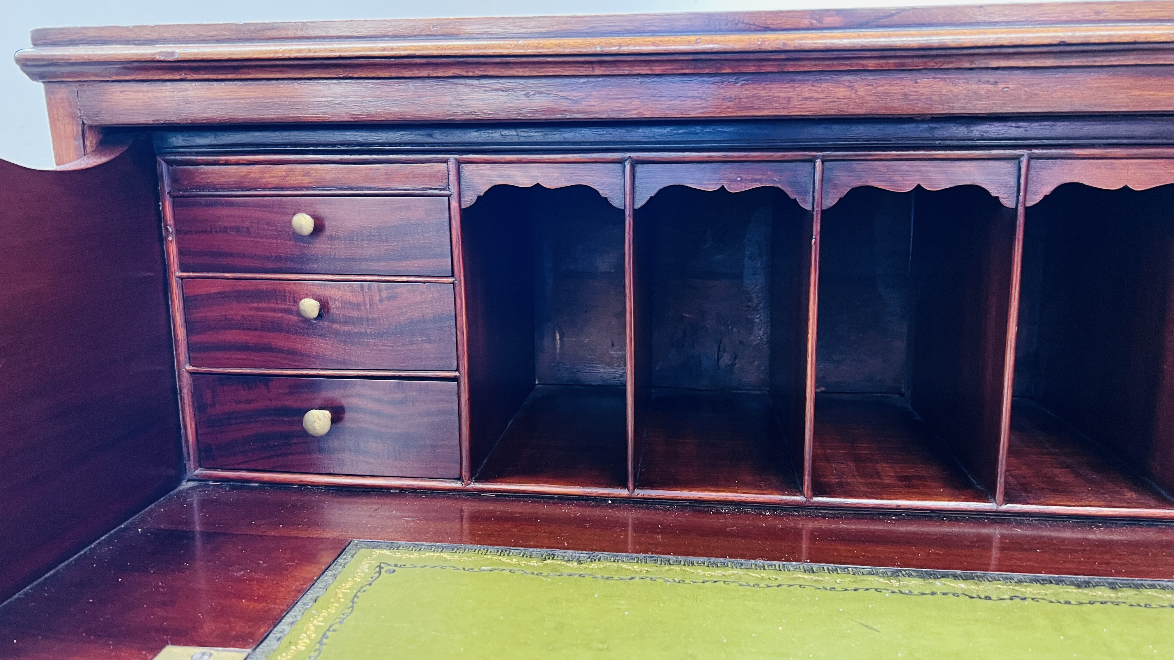 A GEORGIAN MAHOGANY CHEST WITH SECRETAIRE DRAWER W 94CM. D 52CM. H 107CM. - Image 15 of 17