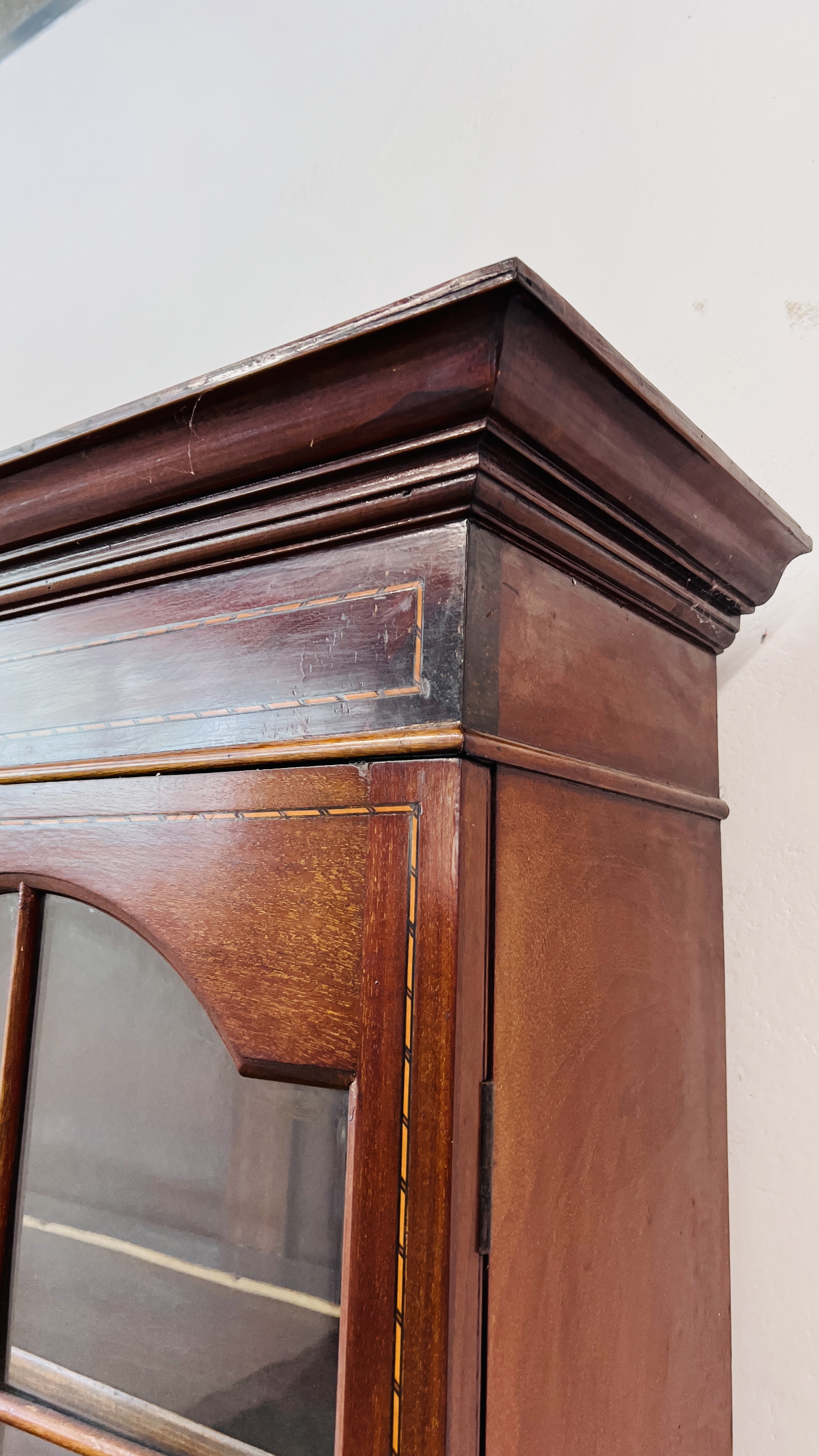 AN EDWARDIAN MAHOGANY BOOKCASE WITH CUPBOARD BELOW, WIDTH 96CM. DEPTH 46CM. HEIGHT 208CM. - Image 9 of 14