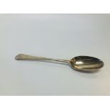 GEORGE III SILVER SERVING SPOON LONDON 1776 PROBABLY HESTER BATEMAN, L 21CM.