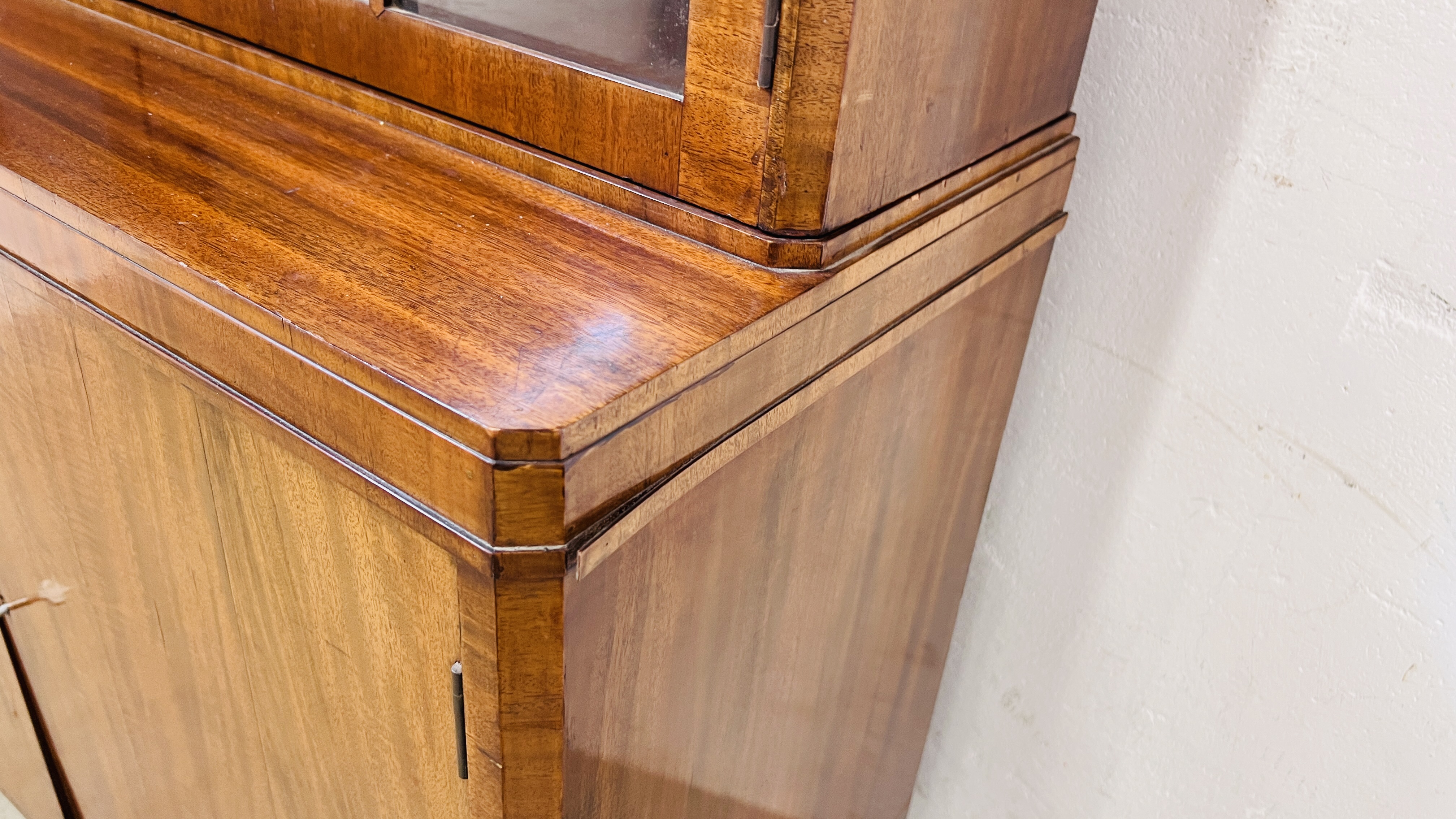 A 1930'S TWO DOOR MAHOGANY BOOKCASE ON CUPBOARD BASE - W 92CM. D 40CM. H 184CM. - Image 11 of 15