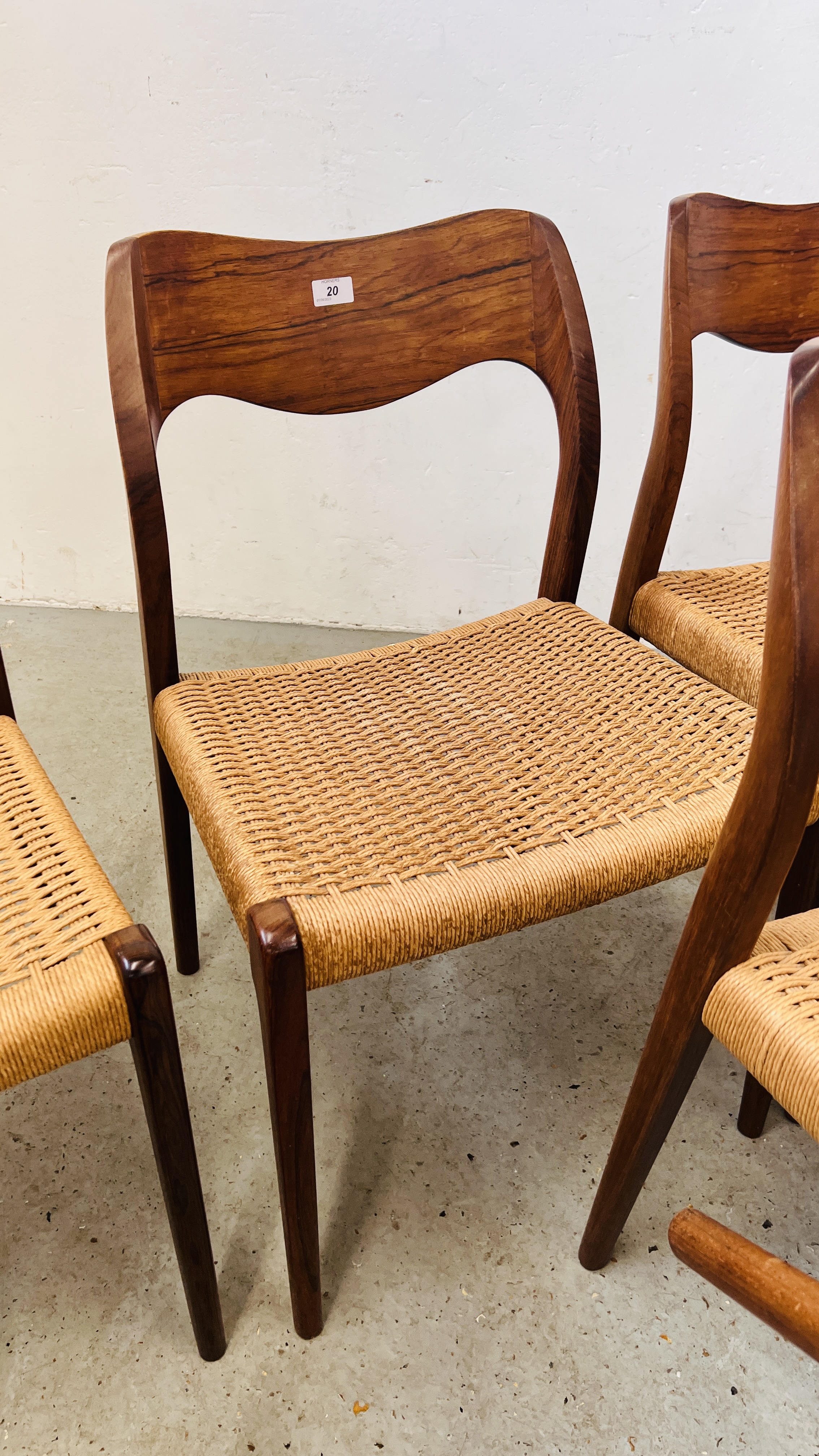 A SET OF TEN VINTAGE MID CENTURY NIELS MOLLER BY J L MOLLER MODEL 71 ROSEWOOD DINING CHAIRS WITH - Image 15 of 48