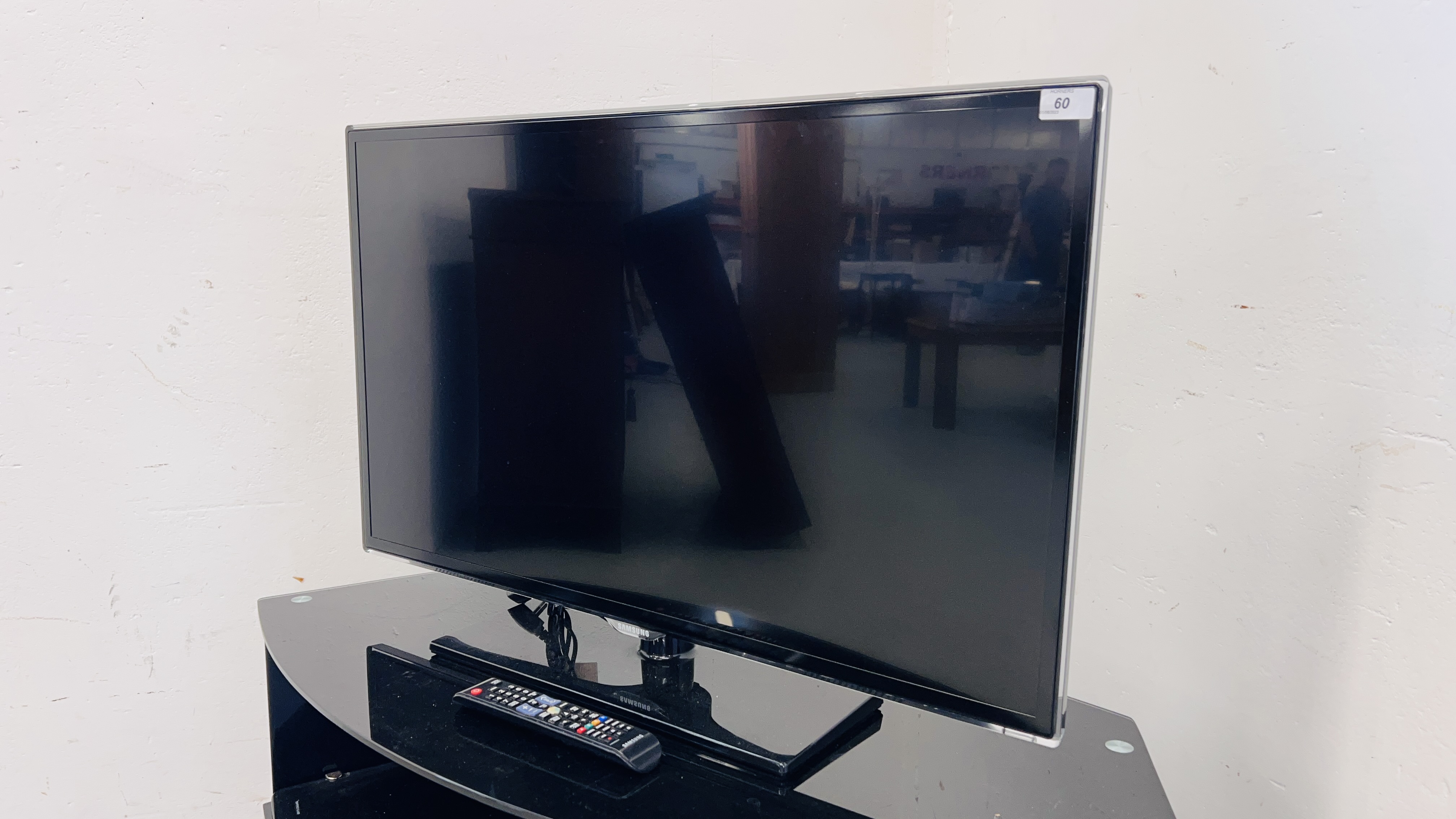 SAMSUNG 37 INCH TELEVISION MODEL UE37ES5500 ALONG WITH A MODERN DESIGNER CURVED BLACK GLASS - Image 2 of 8