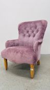 A MODERN LILAC UPHOLSTERED BUTTON BACK BEDROOM CHAIR.
