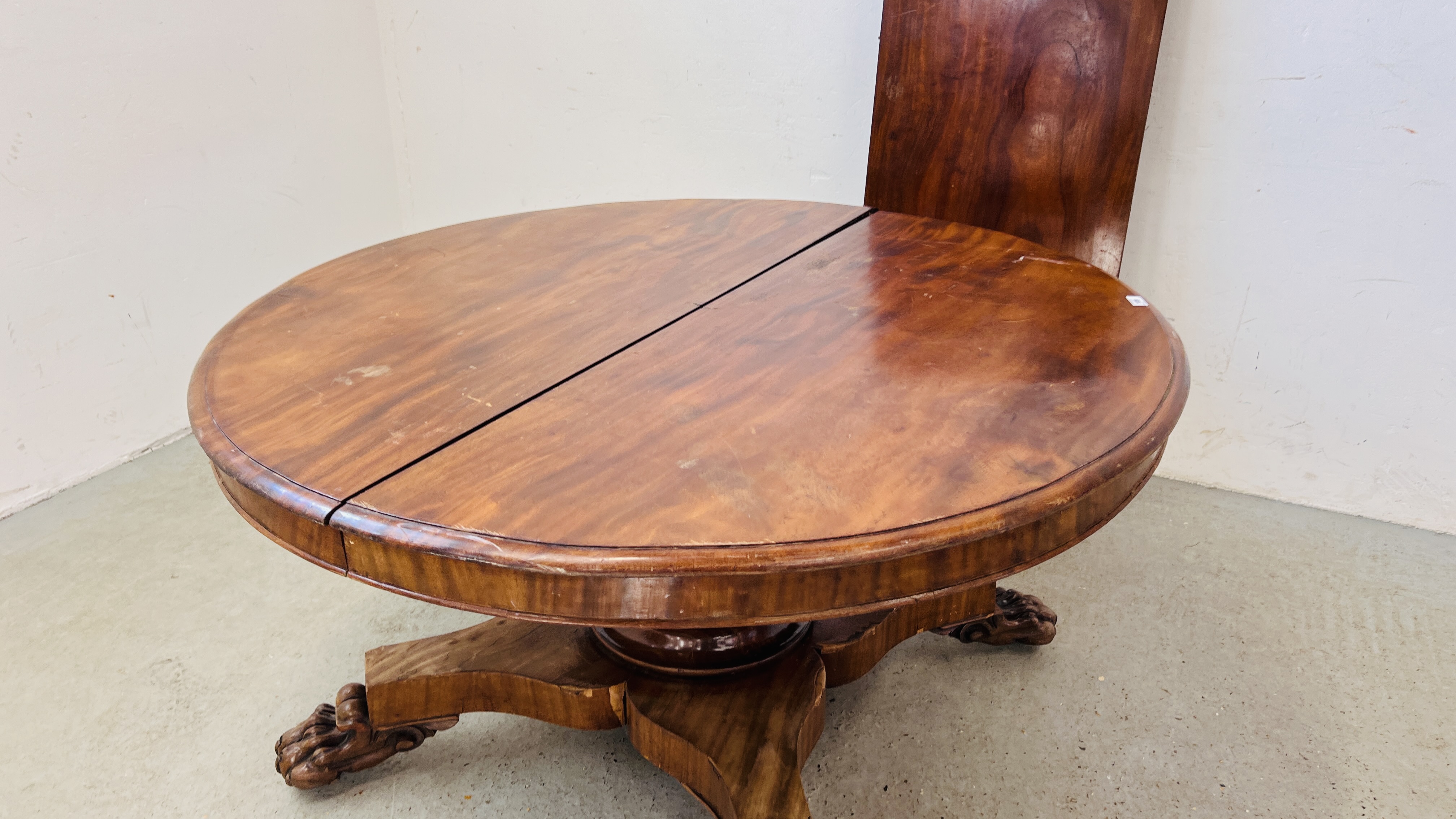 VICTORIAN LOO TABLE WITH CENTRAL EXTENSION LEAF ON IMPRESSIVE PEDESTAL BASE WITH CLAW FEET. - Image 2 of 14