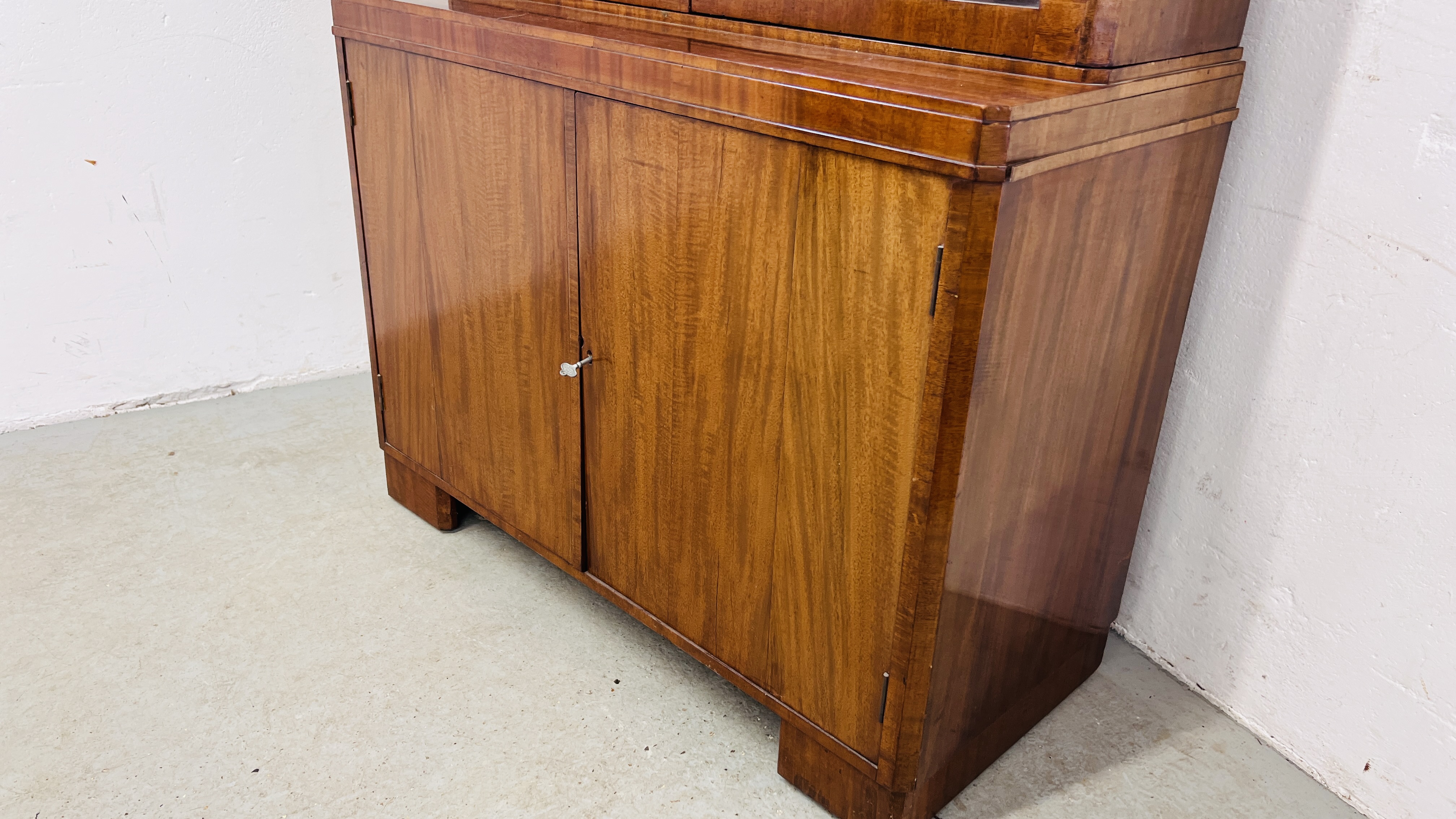 A 1930'S TWO DOOR MAHOGANY BOOKCASE ON CUPBOARD BASE - W 92CM. D 40CM. H 184CM. - Image 13 of 15