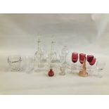 A GROUP OF GOOD QUALITY GLASSWARE TO INCLUDE DECANTERS, ICE BUCKET,