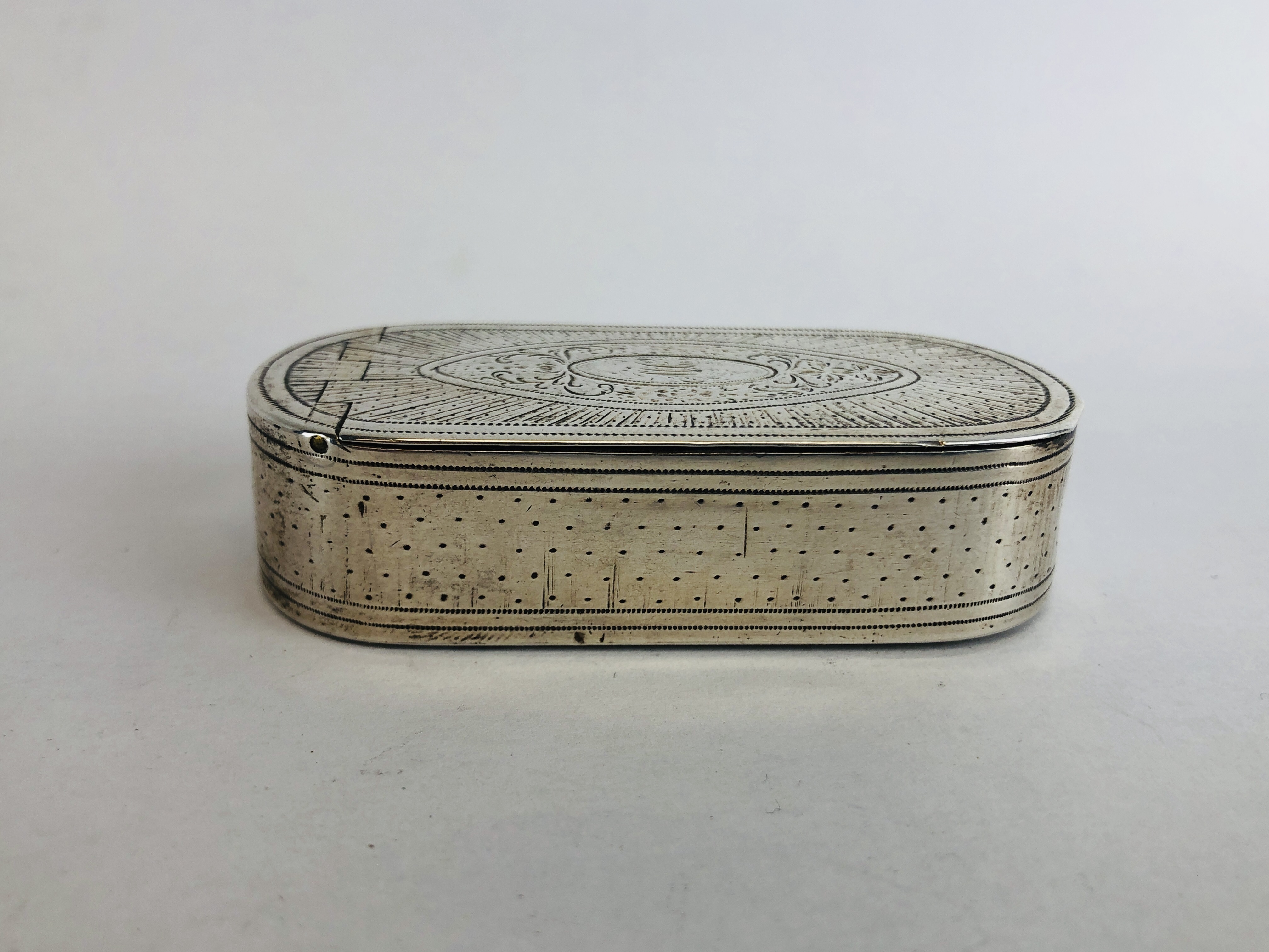 A GEORGE III SILVER SNUFF BOX THE ENGRAVED LID WITH OVAL CARTOUCHE AND MONOGRAM, - Image 5 of 11