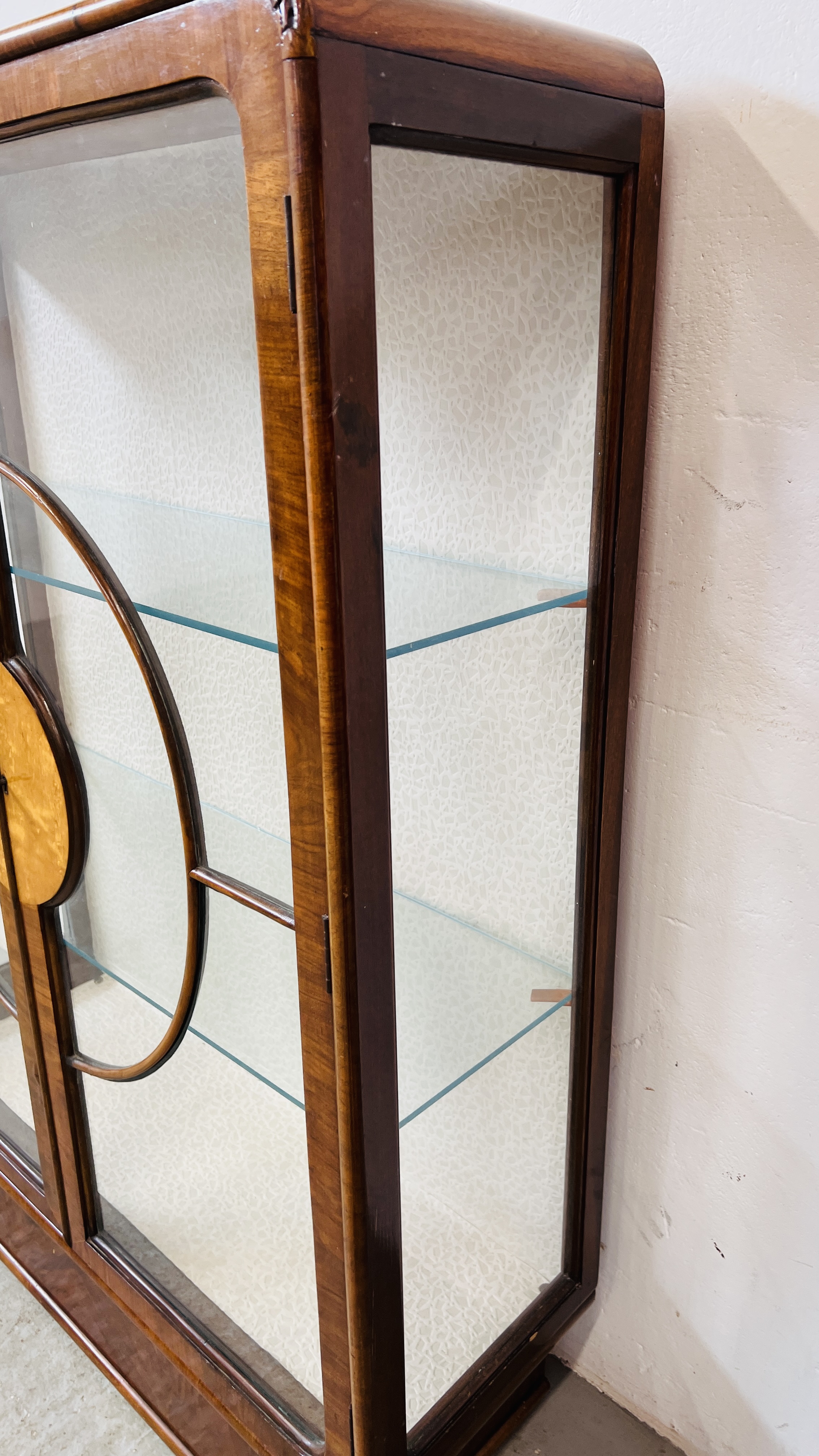 A DECO WALNUT VENEERED DISPLAY CABINET, W 87CM, D 30CM, H 118CM. - Image 10 of 16