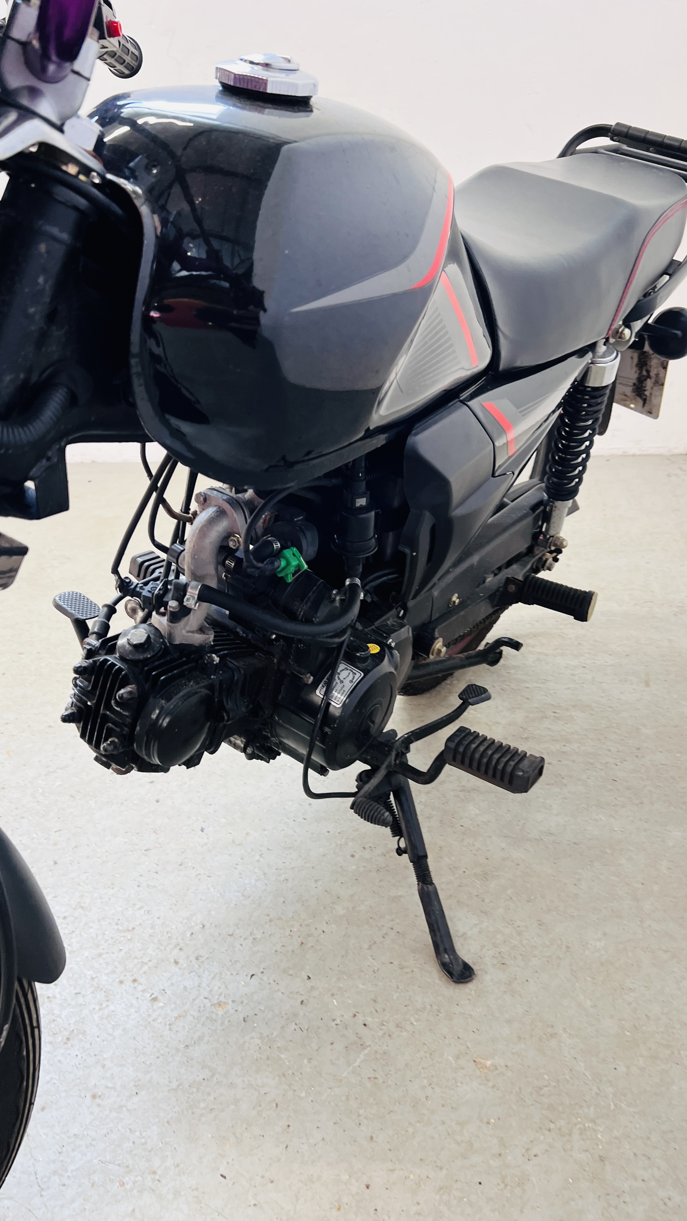 CHAMP 48CC MOTOR CYCLE. VRM - KX69 CHD. FIRST REGISTERED: 01/10/2019. MOT EXPIRED: 30/09/2022. - Image 17 of 22