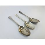 A GROUP OF THREE SILVER SPOONS TO INCLUDE TWO HANOVERIAN PATTERN,