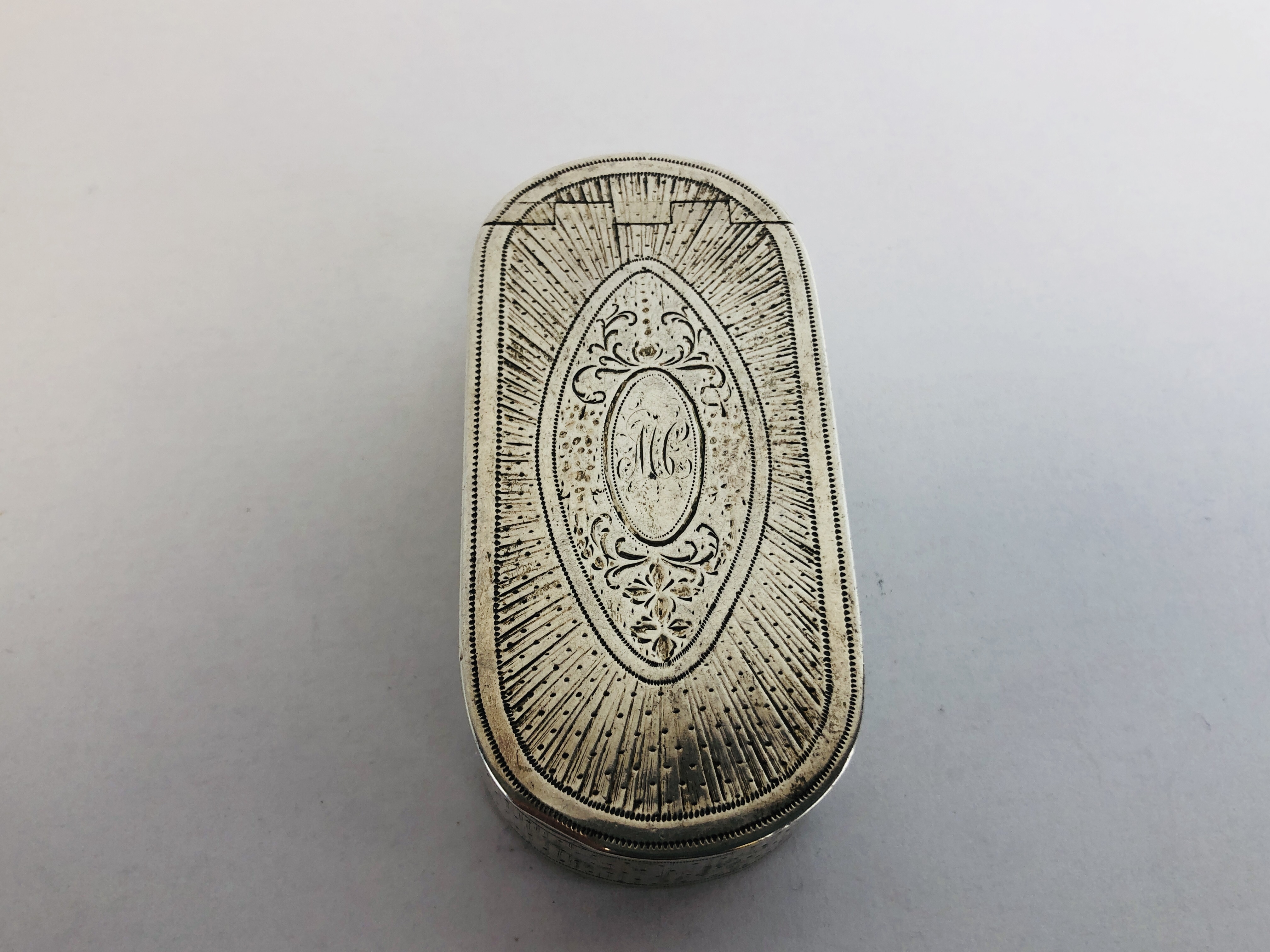 A GEORGE III SILVER SNUFF BOX THE ENGRAVED LID WITH OVAL CARTOUCHE AND MONOGRAM, - Image 3 of 11