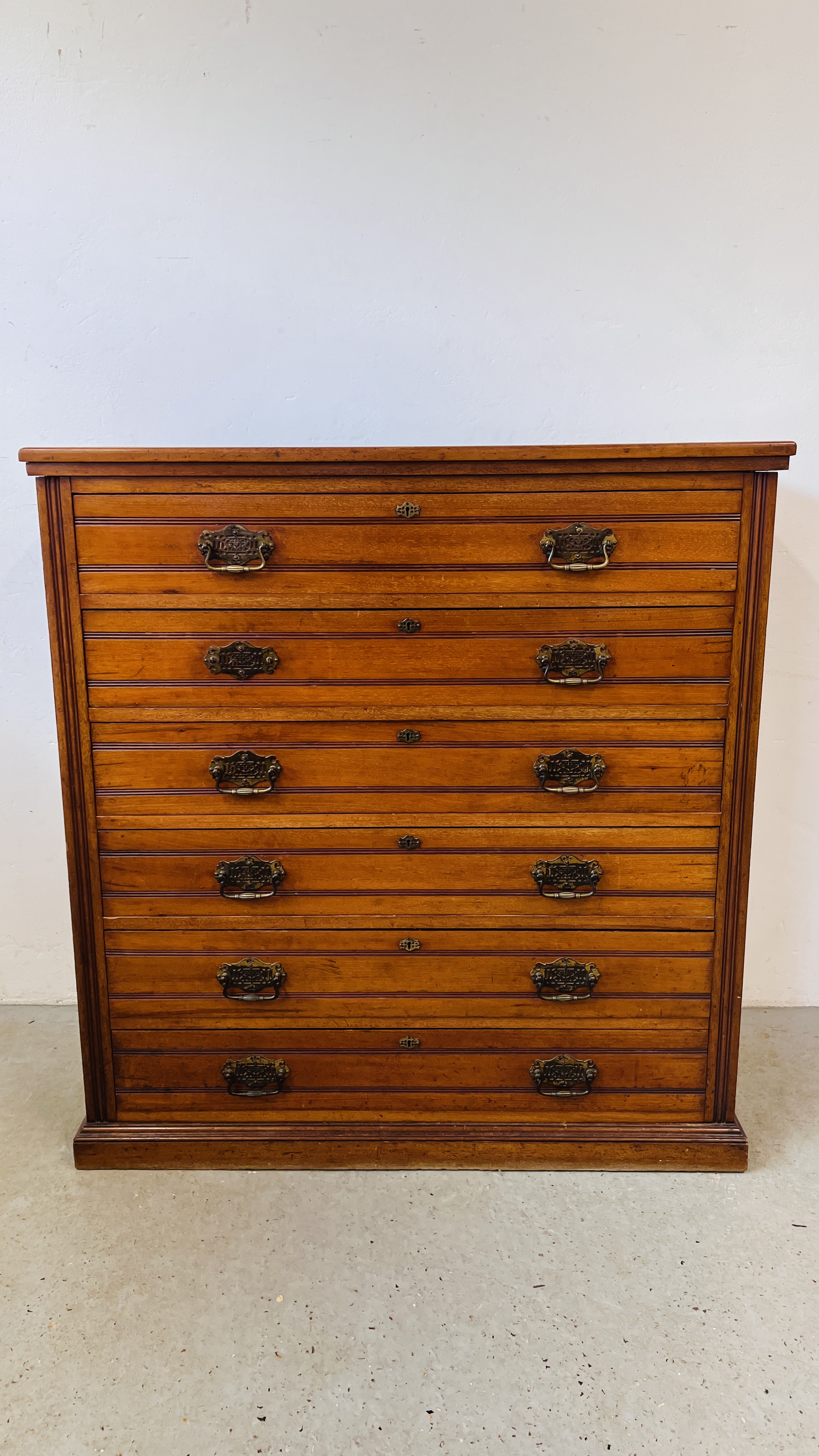 AN EDWARDIAN AMERICAN WALNUT 6 DRAWER CHEST WITH BRASS PLATE HANDLES W 112CM. D 46CM. H 118CM. - Image 2 of 14