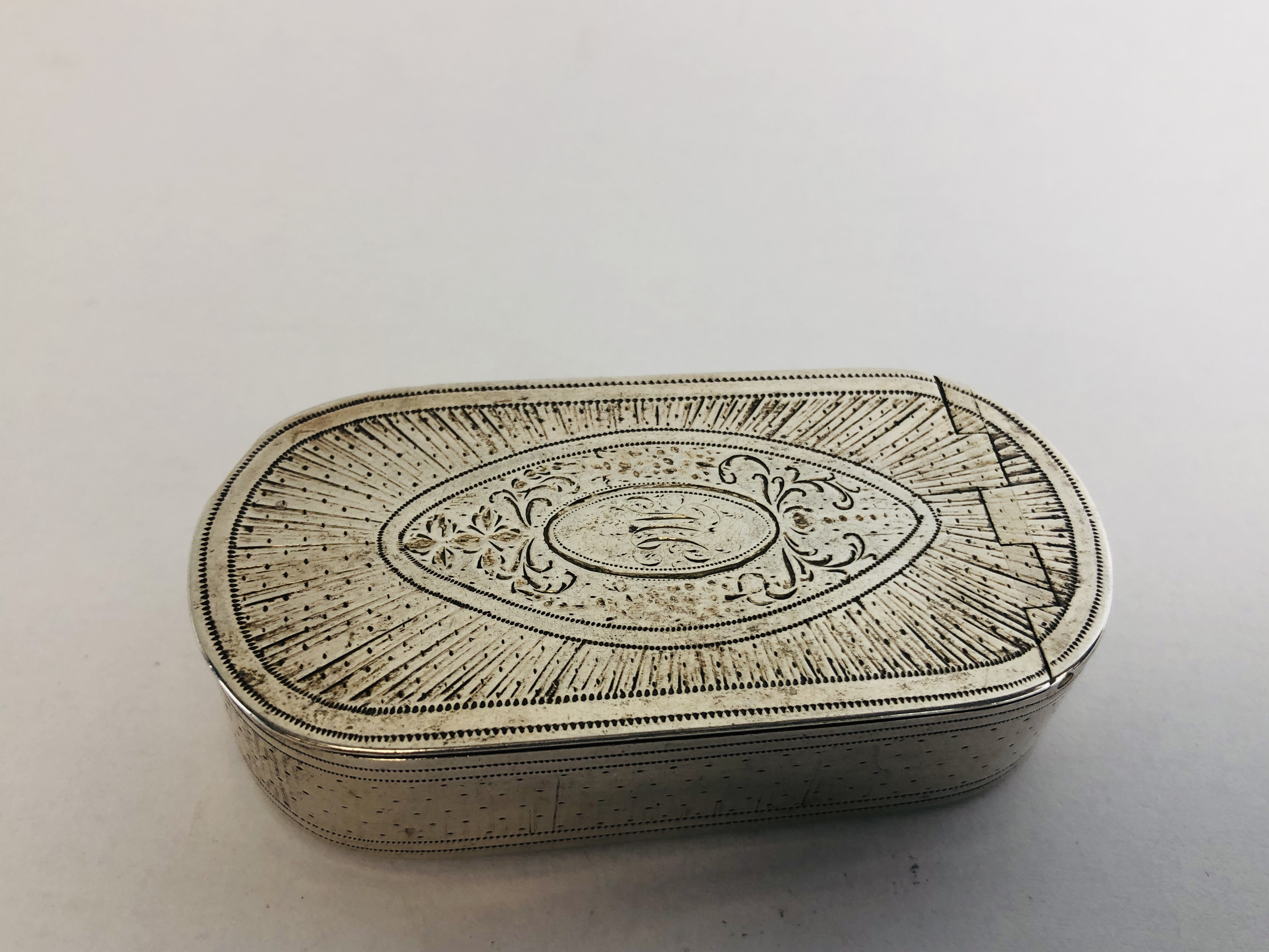 A GEORGE III SILVER SNUFF BOX THE ENGRAVED LID WITH OVAL CARTOUCHE AND MONOGRAM, - Image 2 of 11