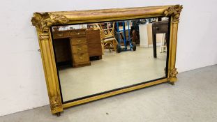 AN EARLY C19TH GILT WOOD AND GESSO OVER MANTEL MIRROR, PLAIN COLUMN PILASTERS,