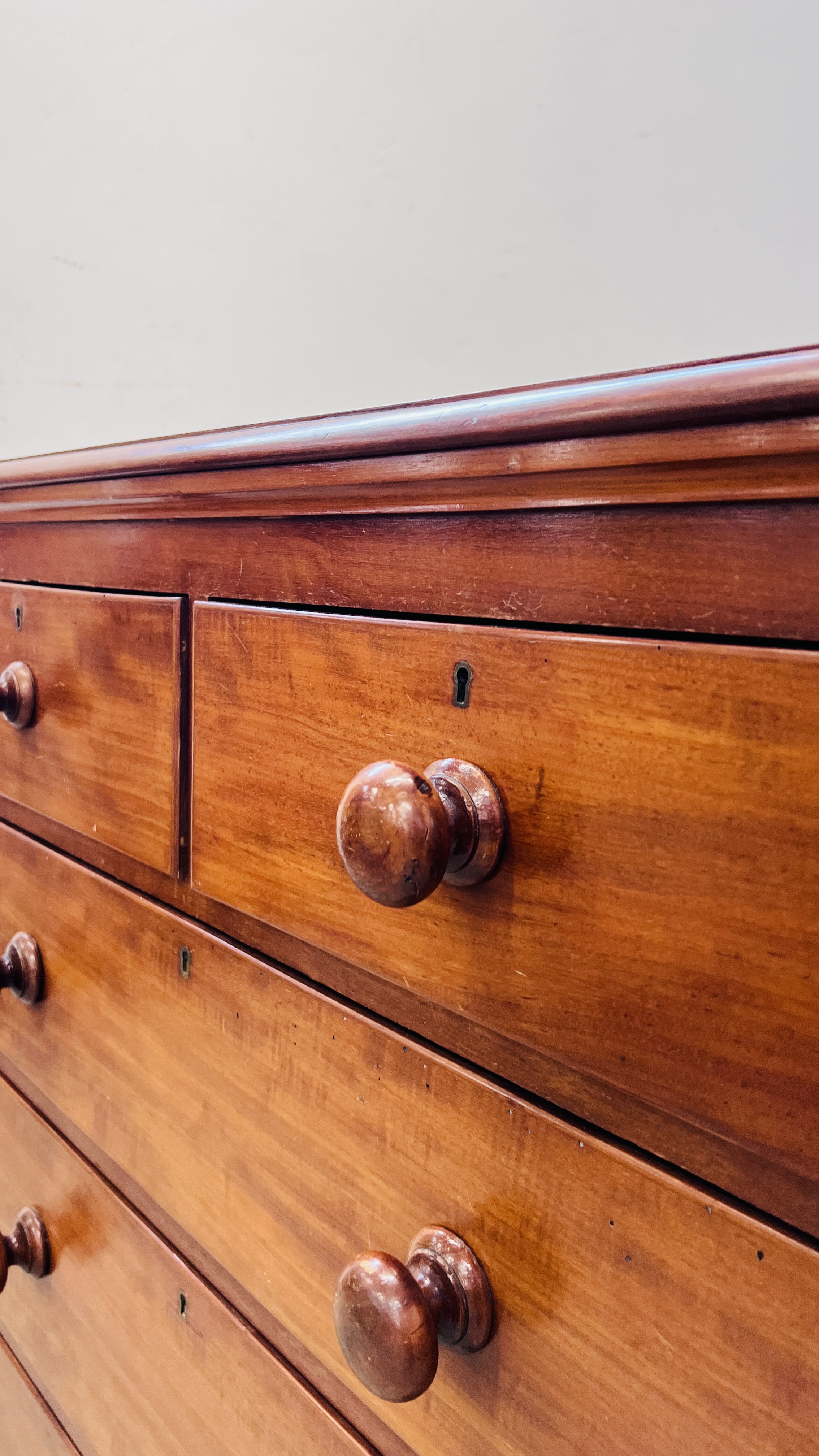 A VICTORIAN MAHOGANY CHEST, TWO SHORT OVER THREE LONG DRAWERS W 104CM. D 48CM. H 106CM. - Image 6 of 11