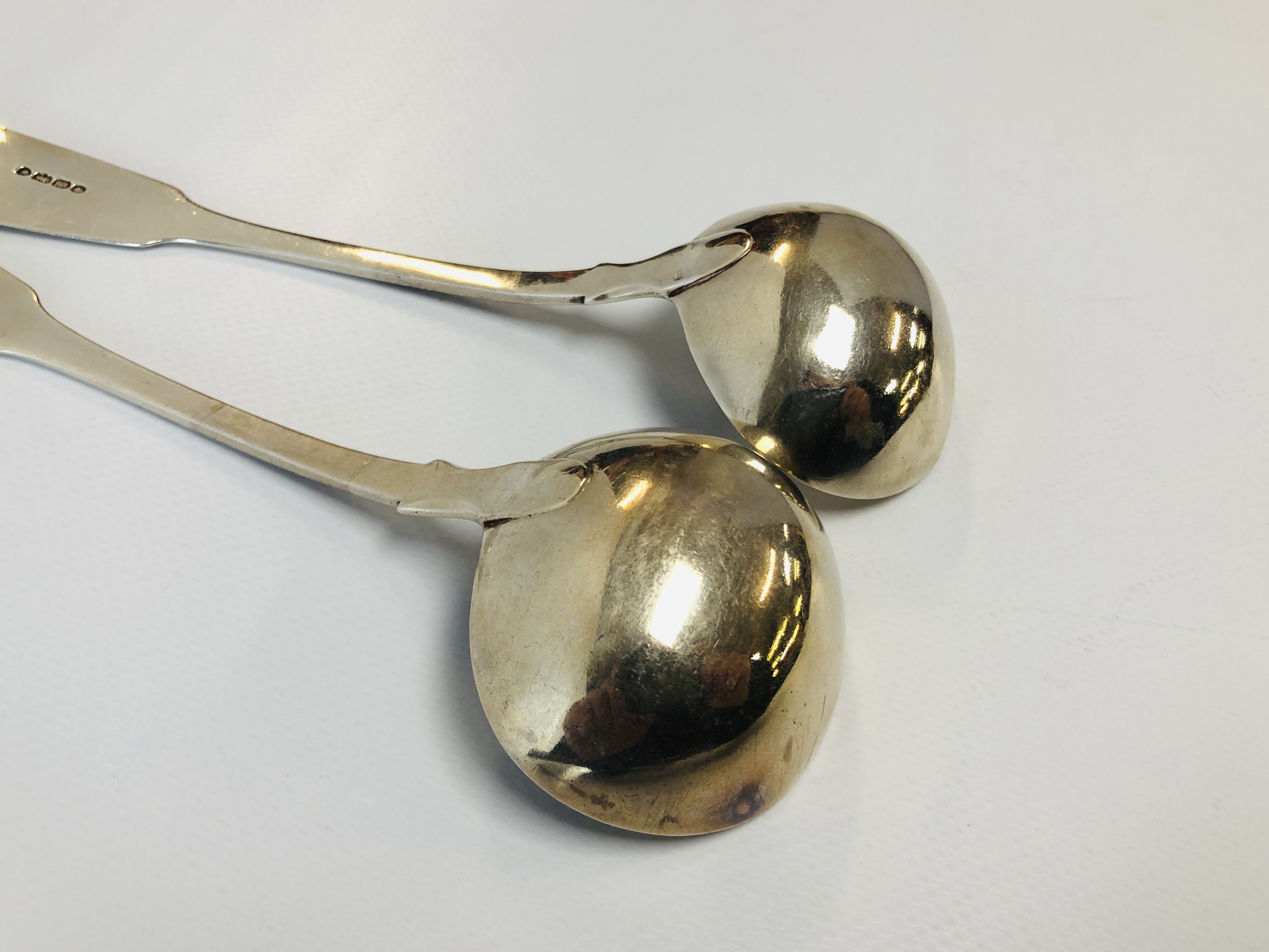 A PAIR OF VICTORIAN SILVER SAUCE LADLES FIDDLE PATTERN LONDON 1845 GEORGE ADAMS, L 17.75CM. - Image 5 of 5