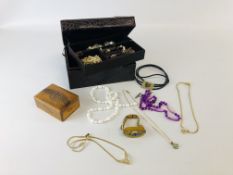 A JEWELLERY BOX AND CONTENTS TO INCLUDE VINTAGE AND COSTUME JEWELLERY, VINTAGE COCKTAIL BRACELET,