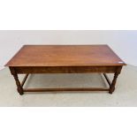 A RECTANGULAR OAK COFFEE TABLE W 117CM. D 56CM. H 44CM.