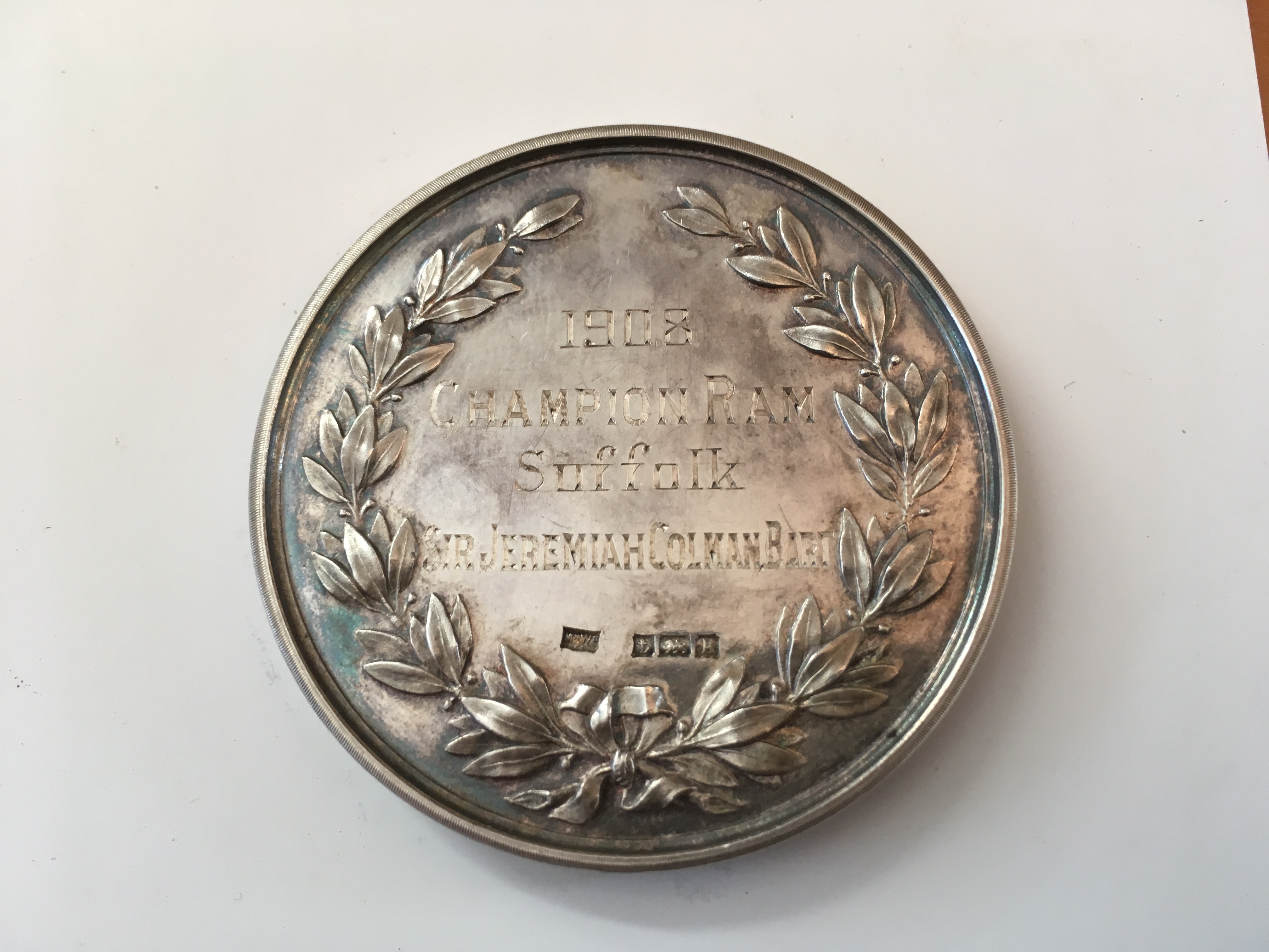 SOUTHDOWN SHEEP SOCIETY SILVER PRIZE MEDAL ENGRAVED 1908 CHAMPION RAM SUFFOLK, MR JEREMIA COLMAN, - Image 3 of 4