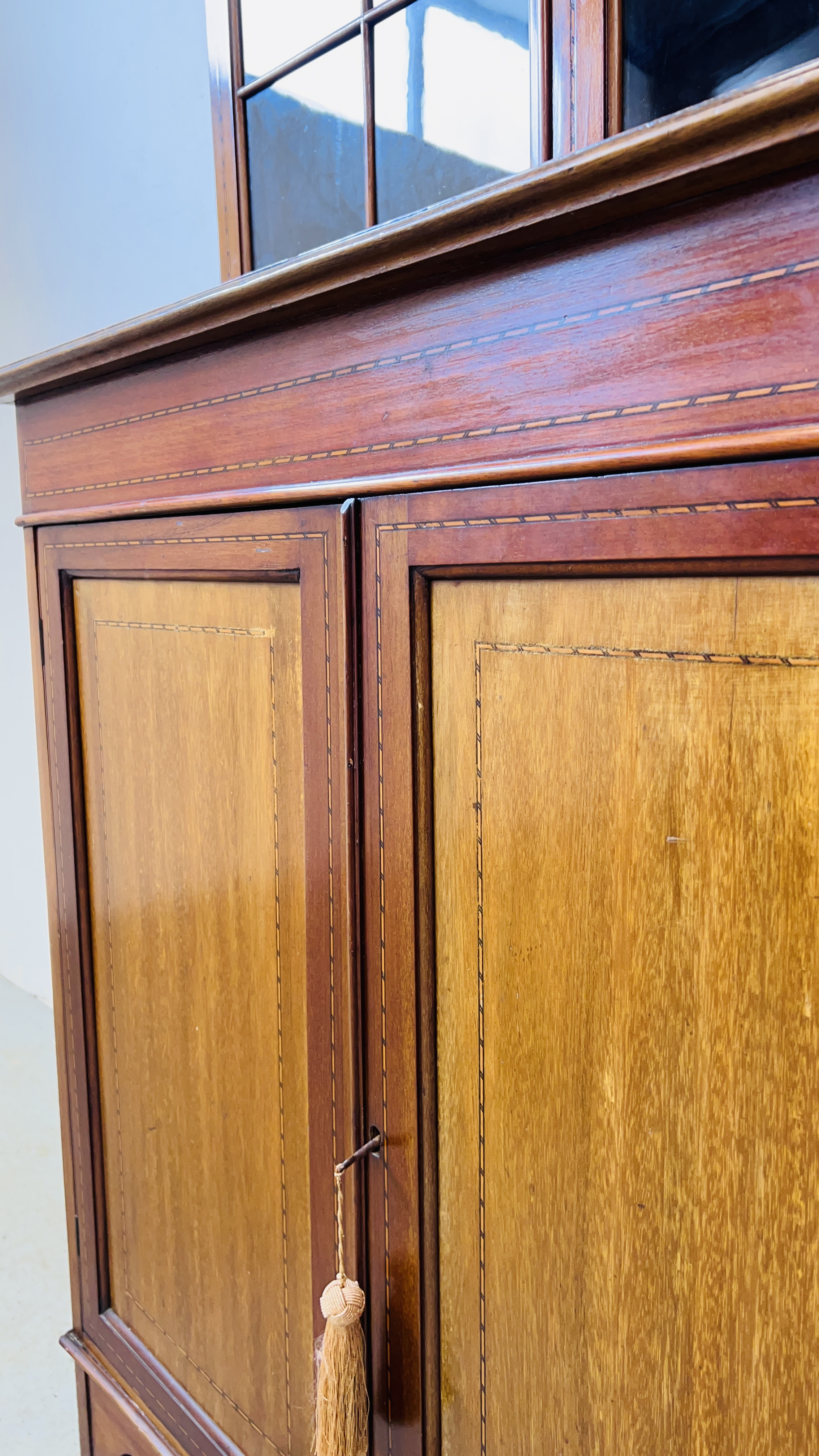 AN EDWARDIAN MAHOGANY BOOKCASE WITH CUPBOARD BELOW, WIDTH 96CM. DEPTH 46CM. HEIGHT 208CM. - Image 6 of 14