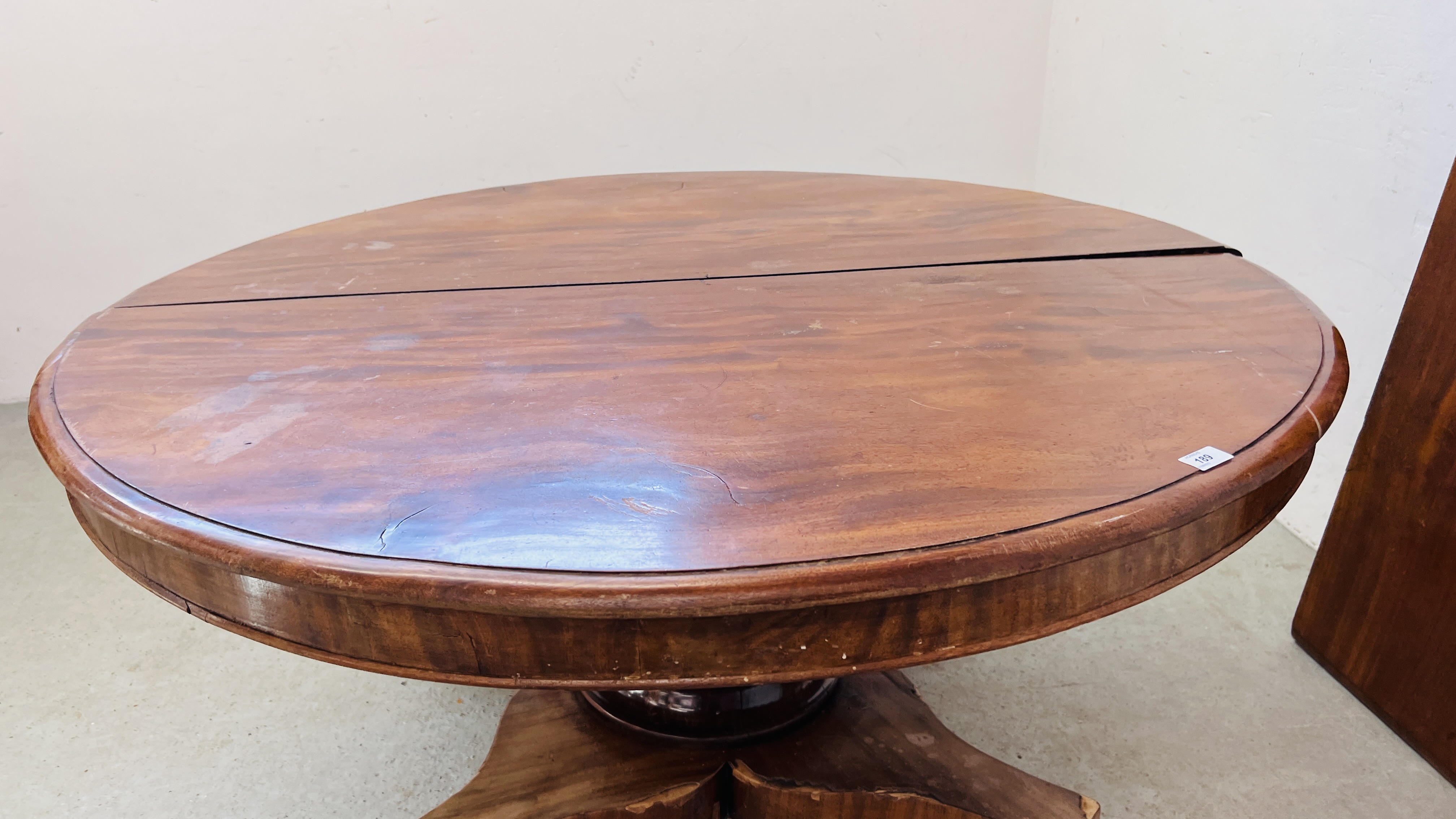 VICTORIAN LOO TABLE WITH CENTRAL EXTENSION LEAF ON IMPRESSIVE PEDESTAL BASE WITH CLAW FEET. - Image 8 of 14