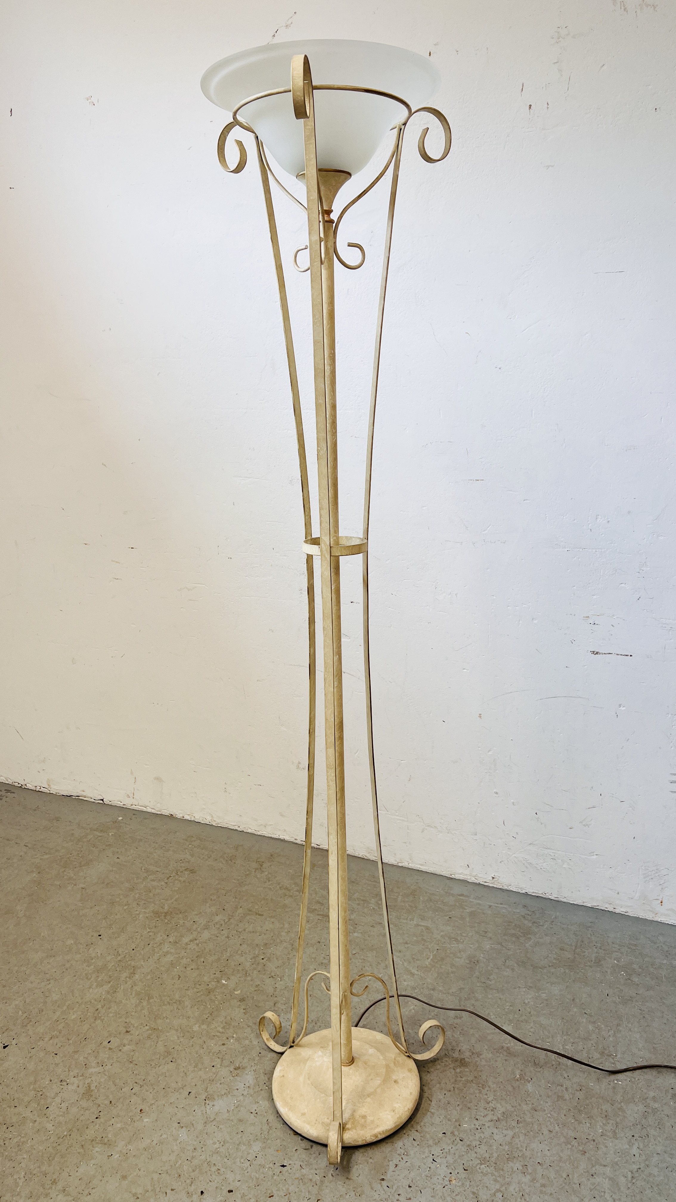 A CONTEMPORARY FLOOR STANDING UPLIGHTER - SOLD AS SEEN.