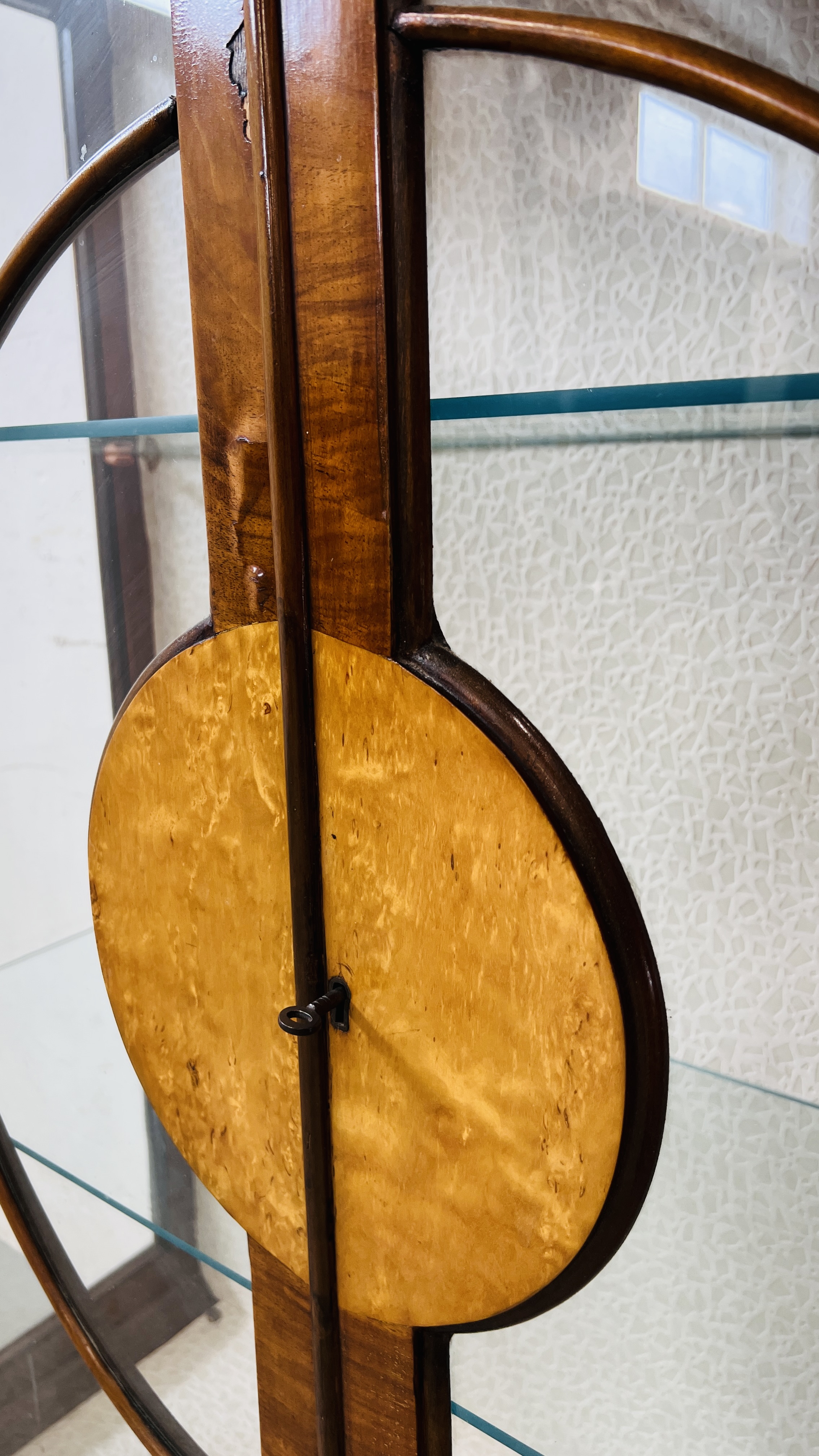 A DECO WALNUT VENEERED DISPLAY CABINET, W 87CM, D 30CM, H 118CM. - Image 7 of 16