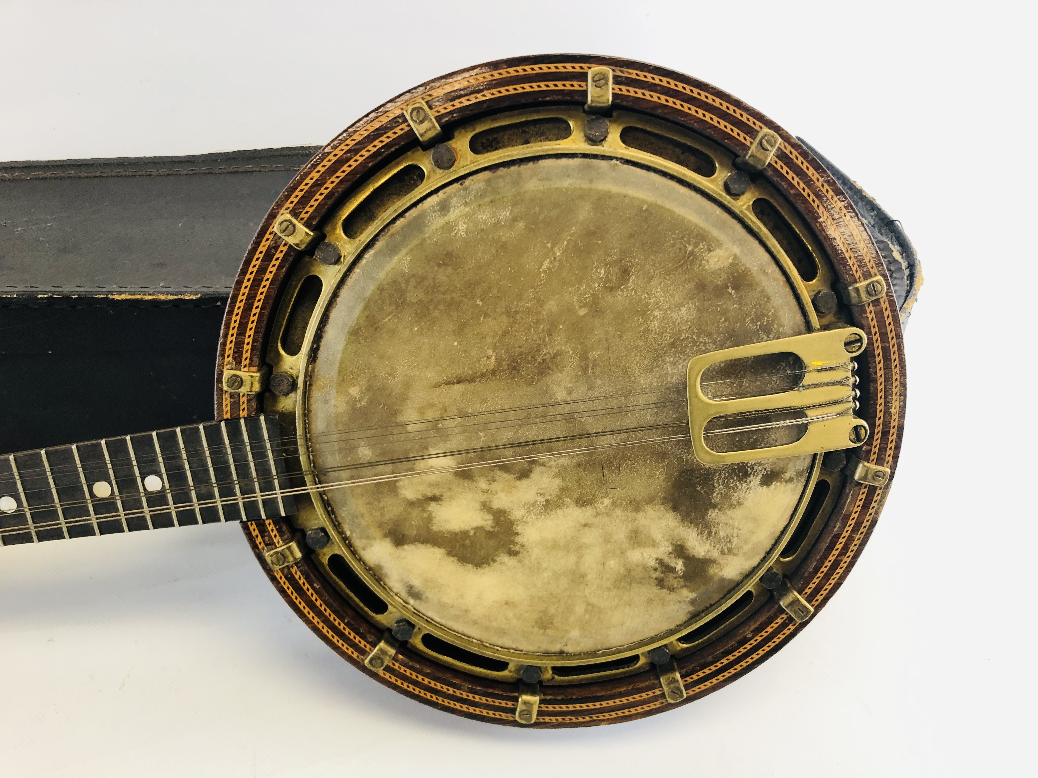 AN ANTIQUE MANDOLIN MARKED BELL-TONE PAT APPLD FOR "SBANA" REGD. IN FITTED CASE - L 60CM. - Image 2 of 9