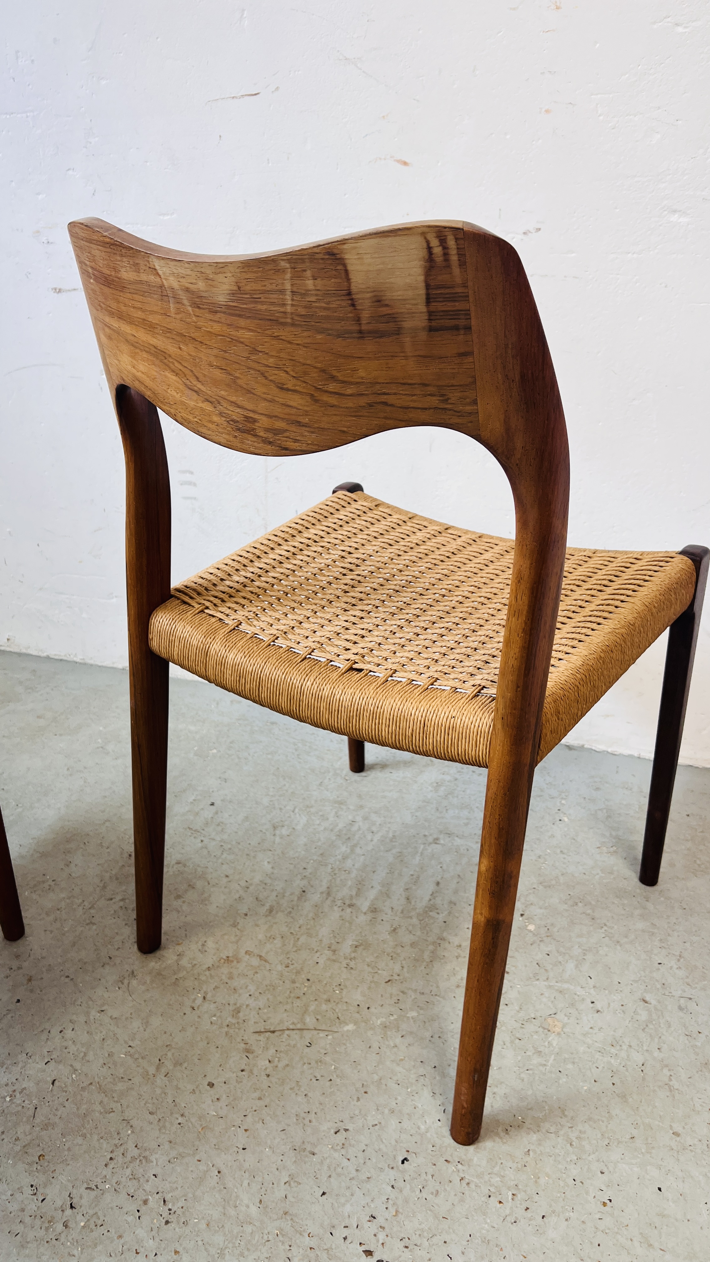 A SET OF TEN VINTAGE MID CENTURY NIELS MOLLER BY J L MOLLER MODEL 71 ROSEWOOD DINING CHAIRS WITH - Image 44 of 48