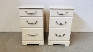 A PAIR OF GOOD QUALITY MODERN THREE DRAWER KINGSTOWN BEDSIDE CHESTS WITH METAL CRAFT HANDLES,
