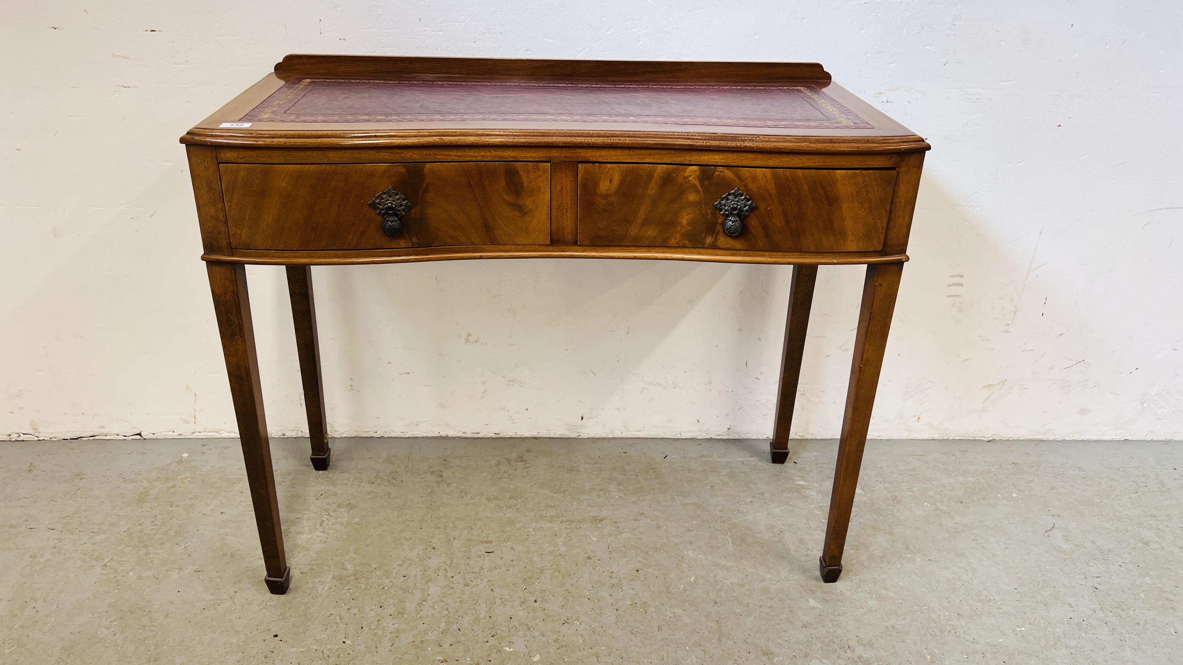 A REPRODUCTION MAHOGANY SHAPED FRONT, - Image 9 of 17