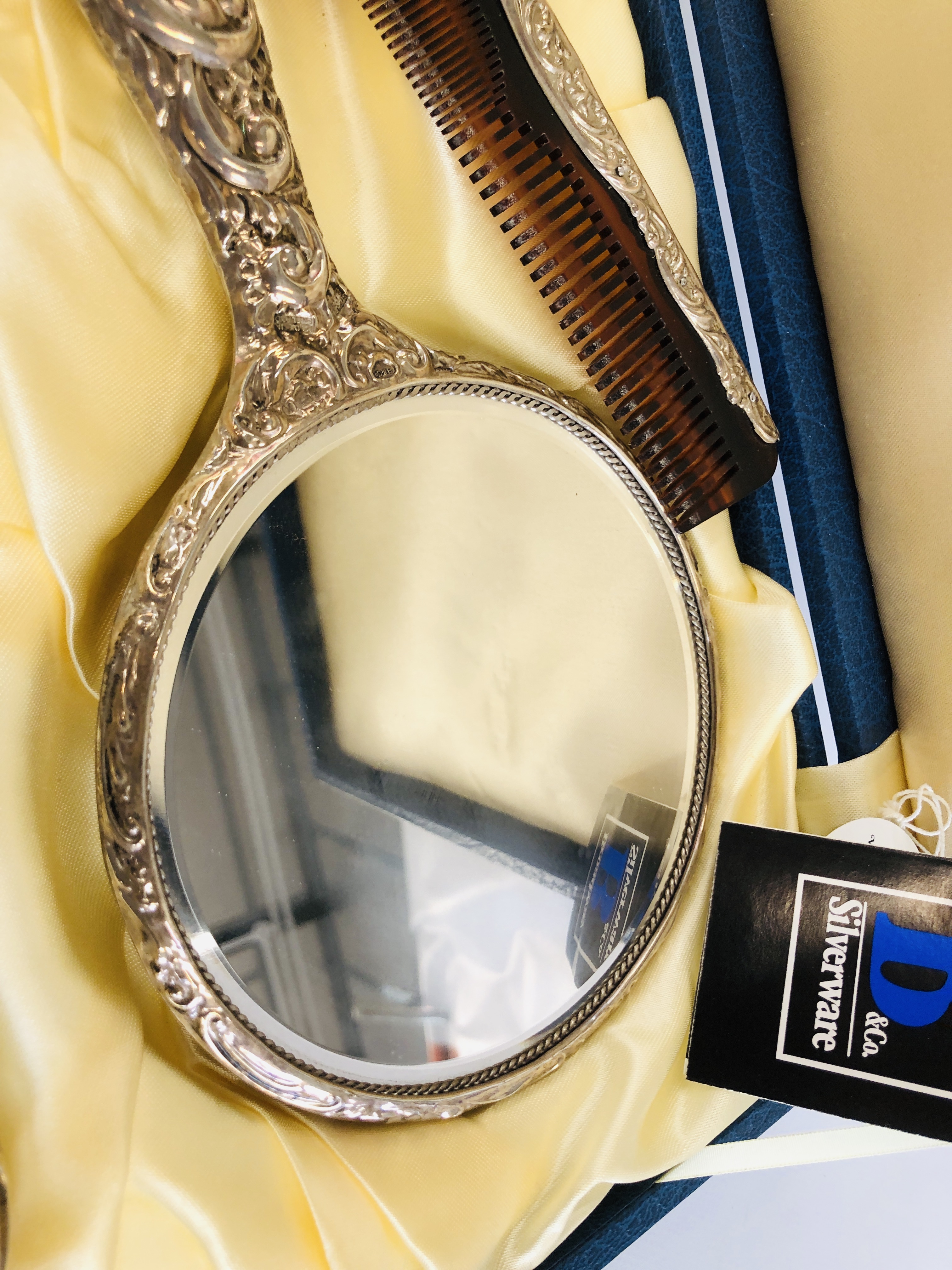 A VINTAGE 3 PIECE CASED SILVER BACKED BRUSH SET (COMPRISING MIRROR, BRUSH AND COMB). - Image 9 of 12