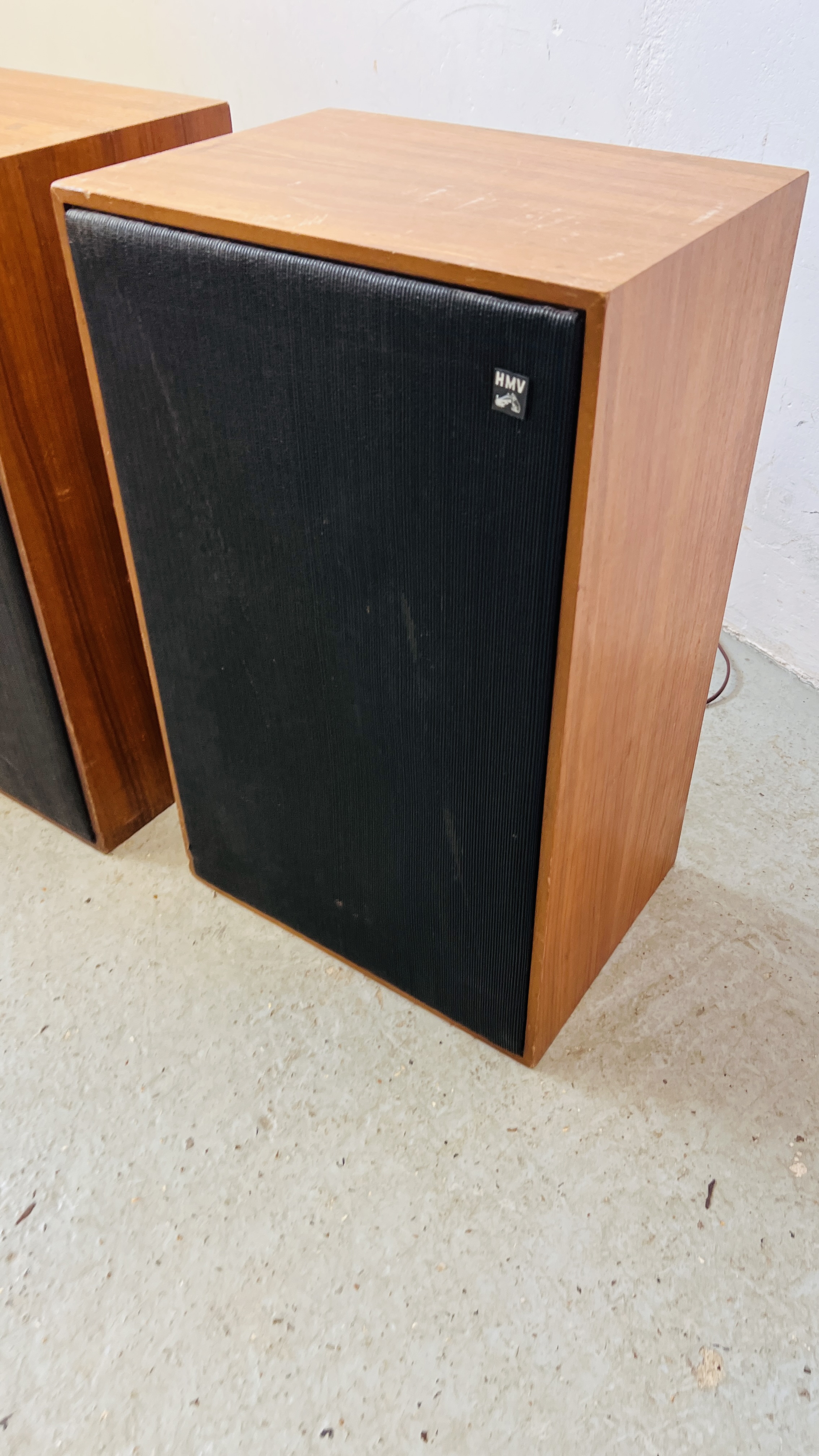 A PAIR OF HMU 2406 SPEAKERS ALONG WITH A PAIR OF VINTAGE WOODEN CASED DYNATRON LS200 SPEAKERS - - Image 3 of 10