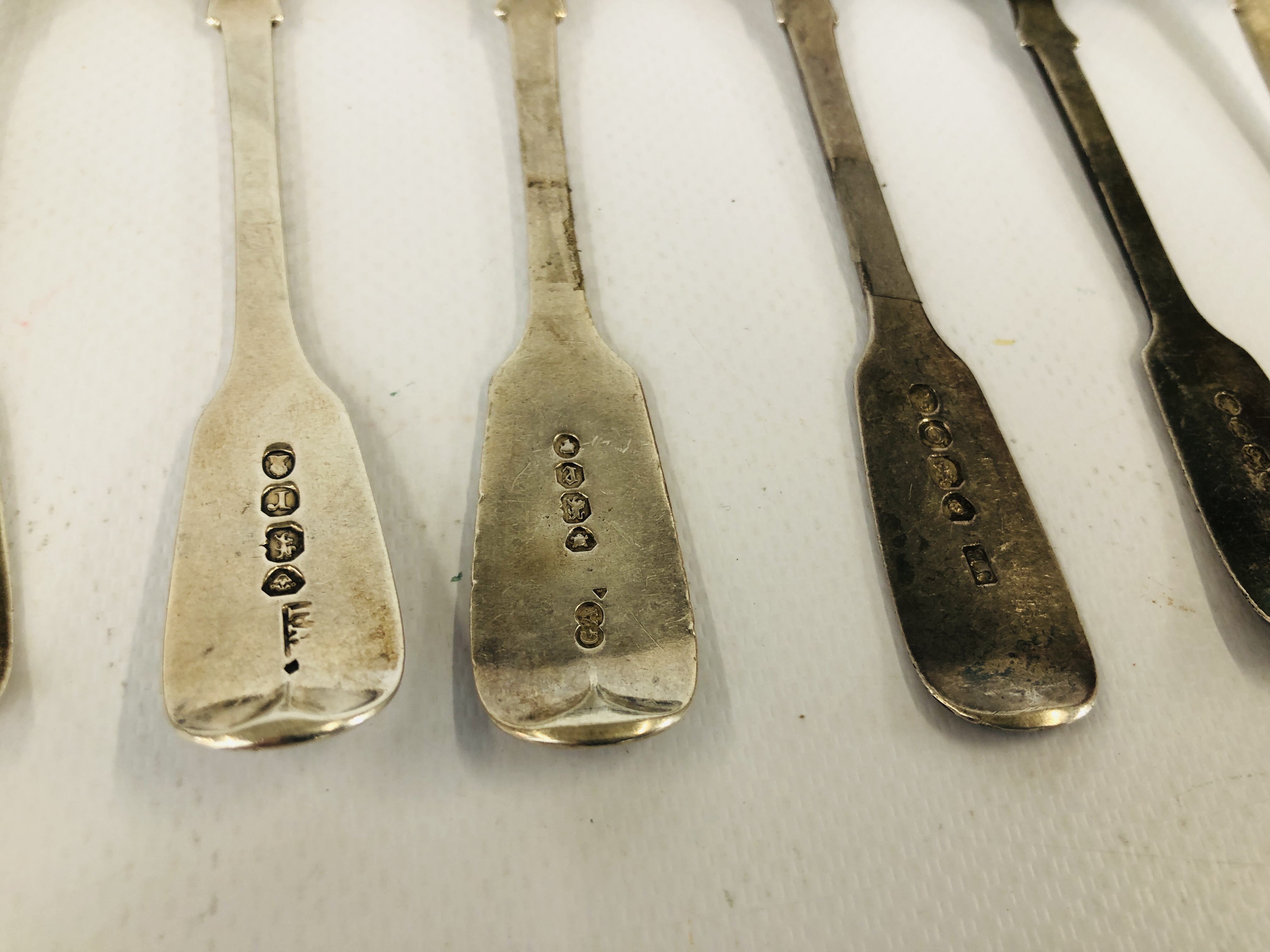 A MIXED GROUP OF EIGHT SILVER FIDDLE PATTERN TEASPOONS, DIFFERENT DATES AND MAKERS, - Image 9 of 11
