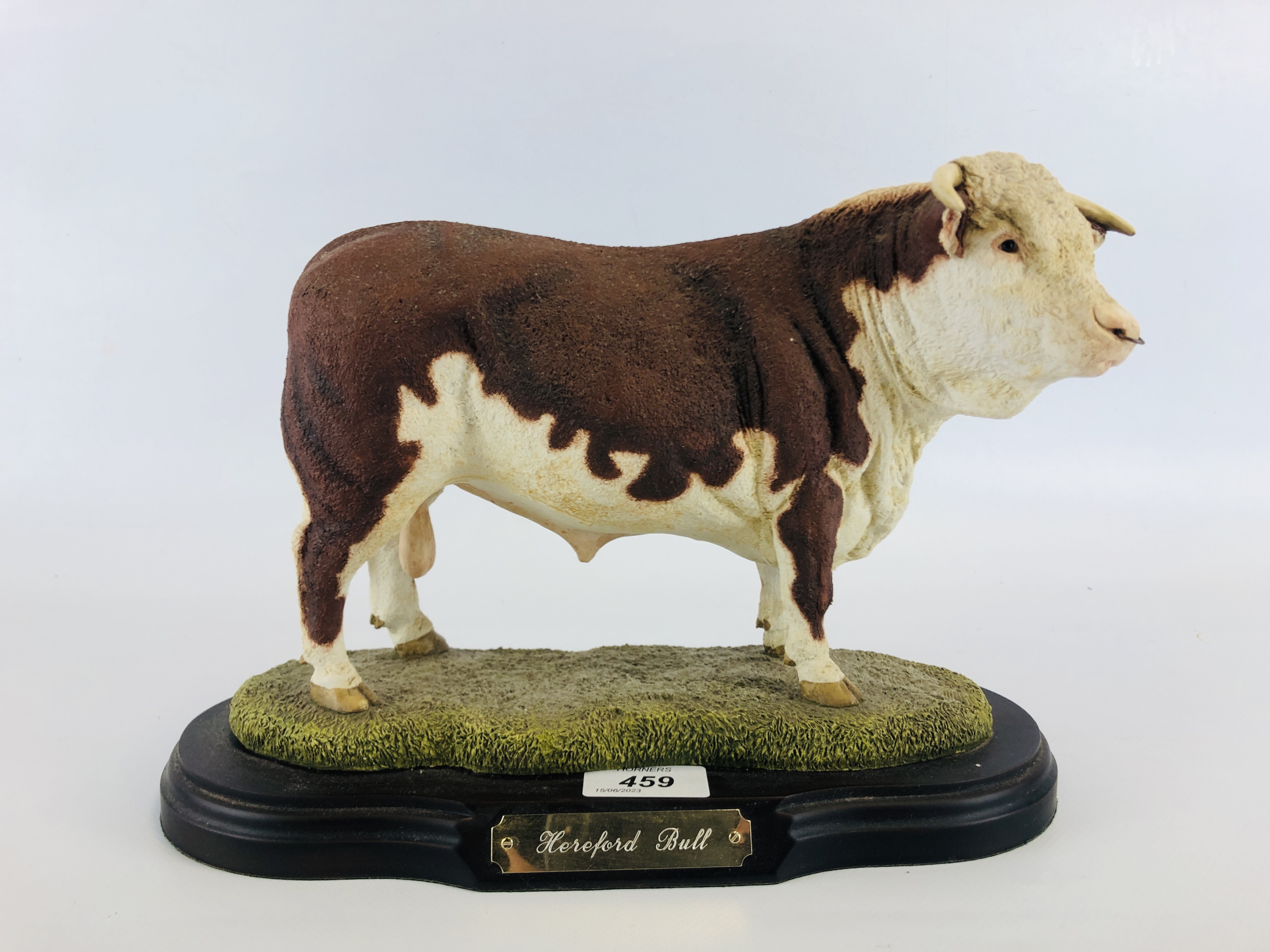 "BEST OF BREED" BY NATURECRAFT HAND PAINTED STUDY OF "HEREFORD BULL" L 30CM X H 22CM.
