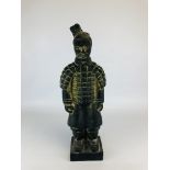 A VINTAGE REPRODUCTION TERRACOTTA CHINESE WARRIOR, HEIGHT 67CM.