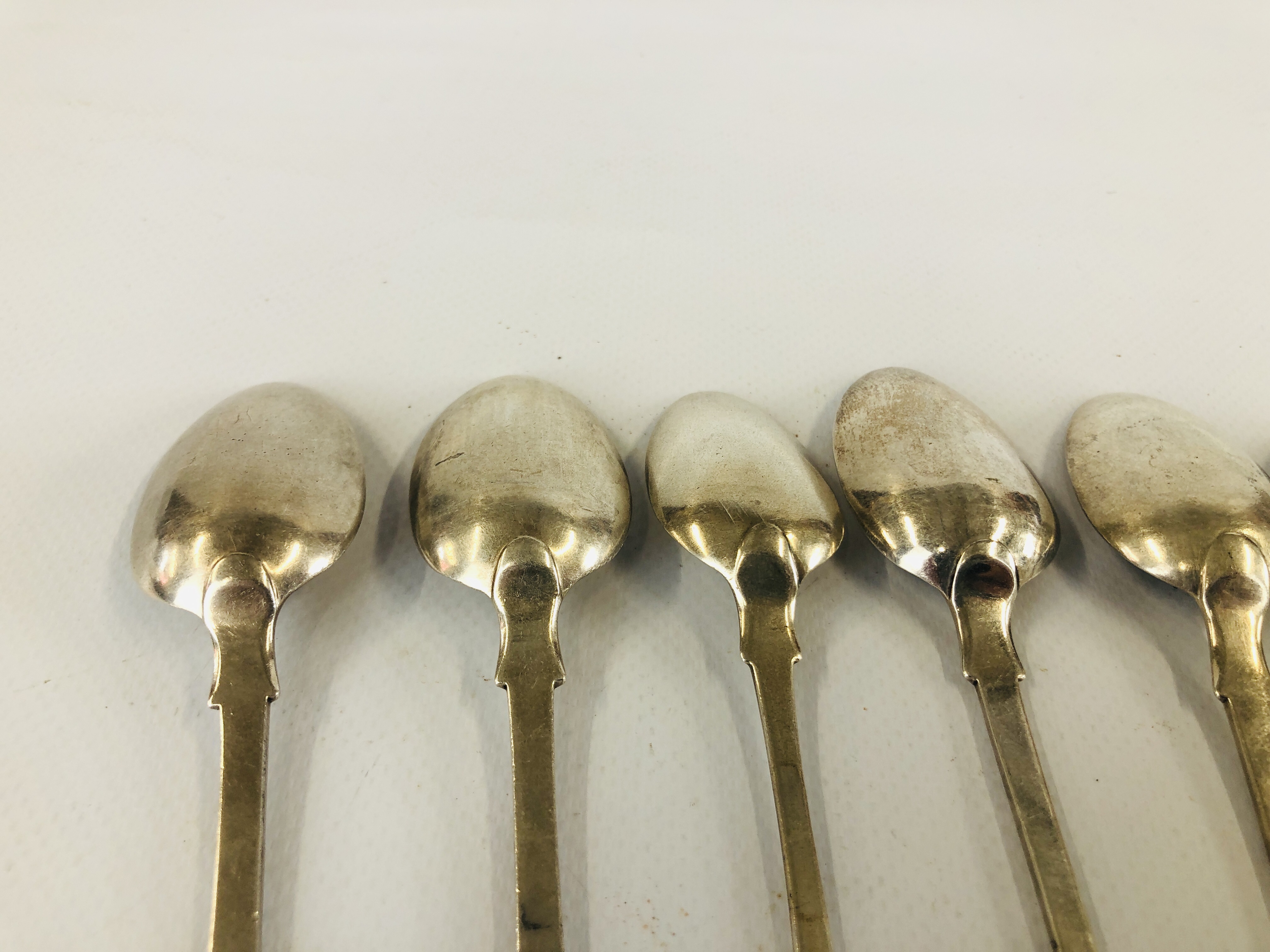 A MIXED GROUP OF EIGHT SILVER FIDDLE PATTERN TEASPOONS, DIFFERENT DATES AND MAKERS, - Image 6 of 11