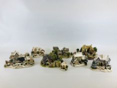 A GROUP OF 8 LILLIPUT LANE COLLECTORS COTTAGES TO INCLUDE THE THREE KINGS L 2650,