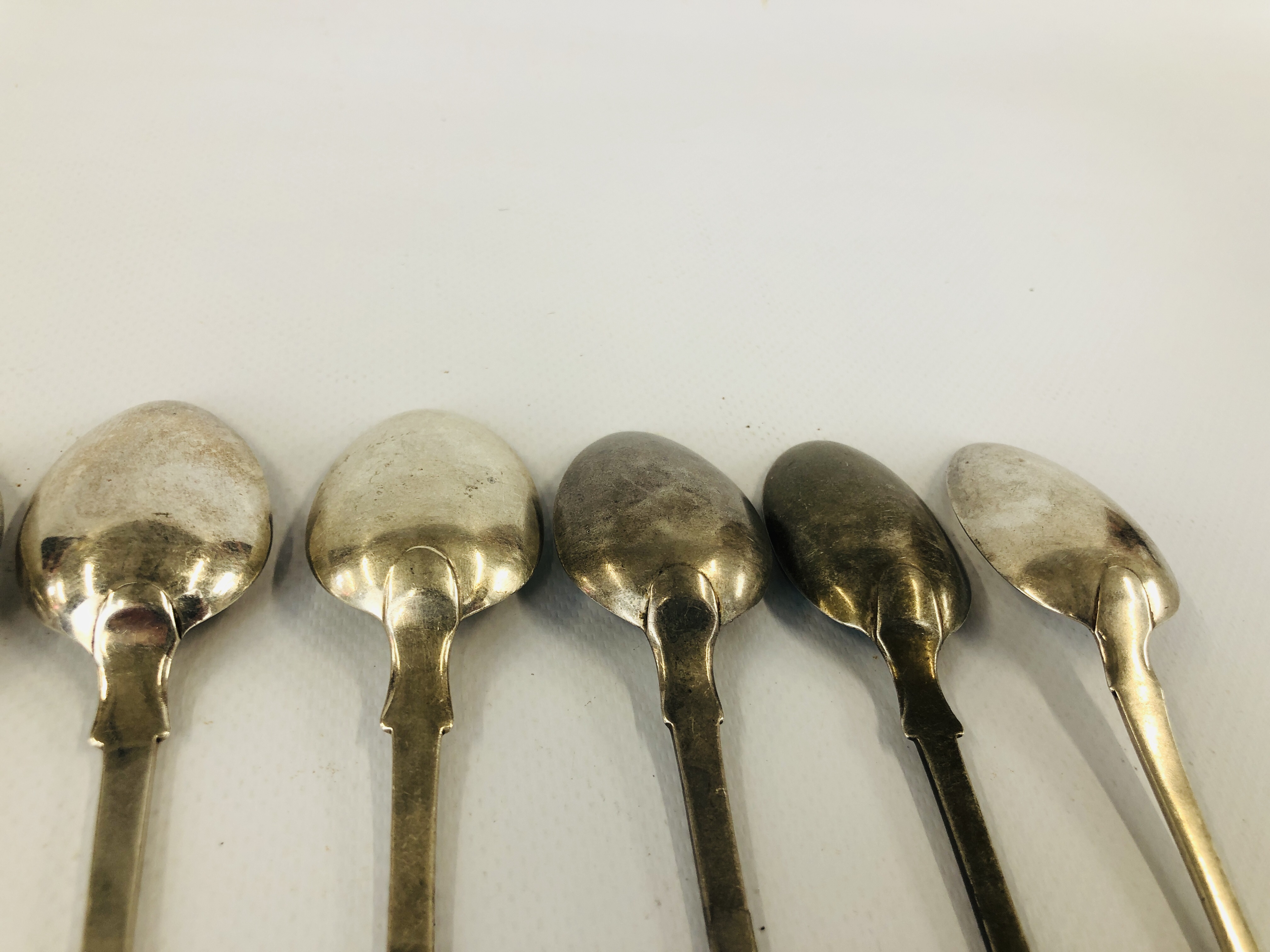 A MIXED GROUP OF EIGHT SILVER FIDDLE PATTERN TEASPOONS, DIFFERENT DATES AND MAKERS, - Image 7 of 11