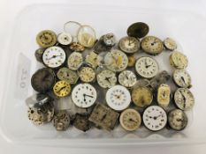 A GROUP OF VINTAGE WRIST WATCH MOVEMENTS, FACES AND GLASSES TO INCLUDE EXAMPLES MARKED ROTARY,