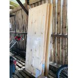 6 INTERIOR DOORS TO INCLUDE HOWDENS KNOTTY PINE FINISH 2.3FT AND STRIPED PINE 2.