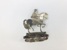 A VICTORIAN SILVER BROOCH IN THE FORM OF WILLIAM III ON HORSE BACK WITH INSCRIPTION,