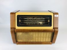 A VINTAGE RETRO RADIO MARKED "REGENTONE" W 51CM X D 38CM X H 38.5CM - COLLECTORS ITEM ONLY.