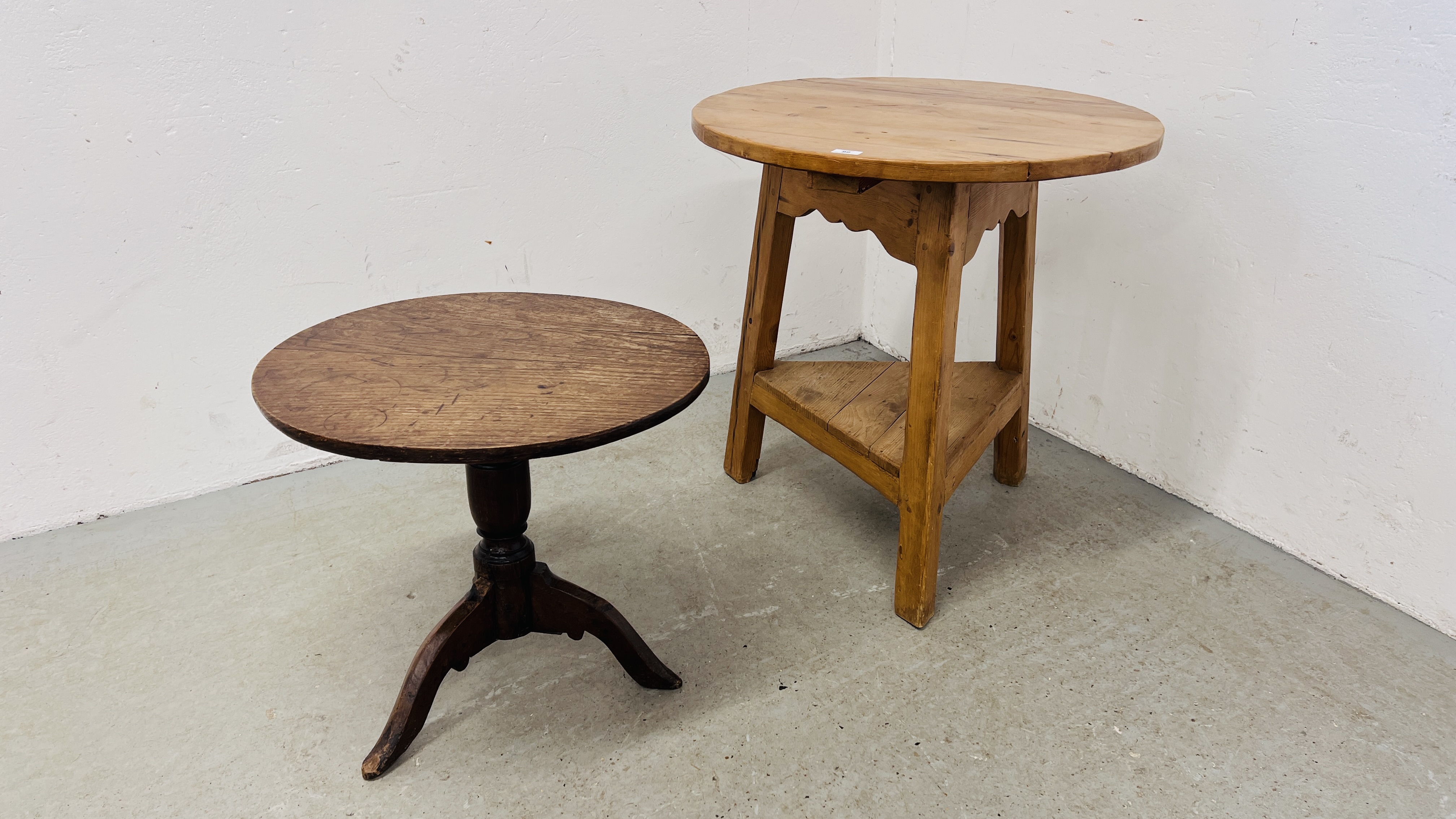 A VINTAGE PINE CIRCULAR TRI LEGGED OCCASIONAL TABLE WITH LOWER SHELF 72CM D X 72CM H ALONG WITH A